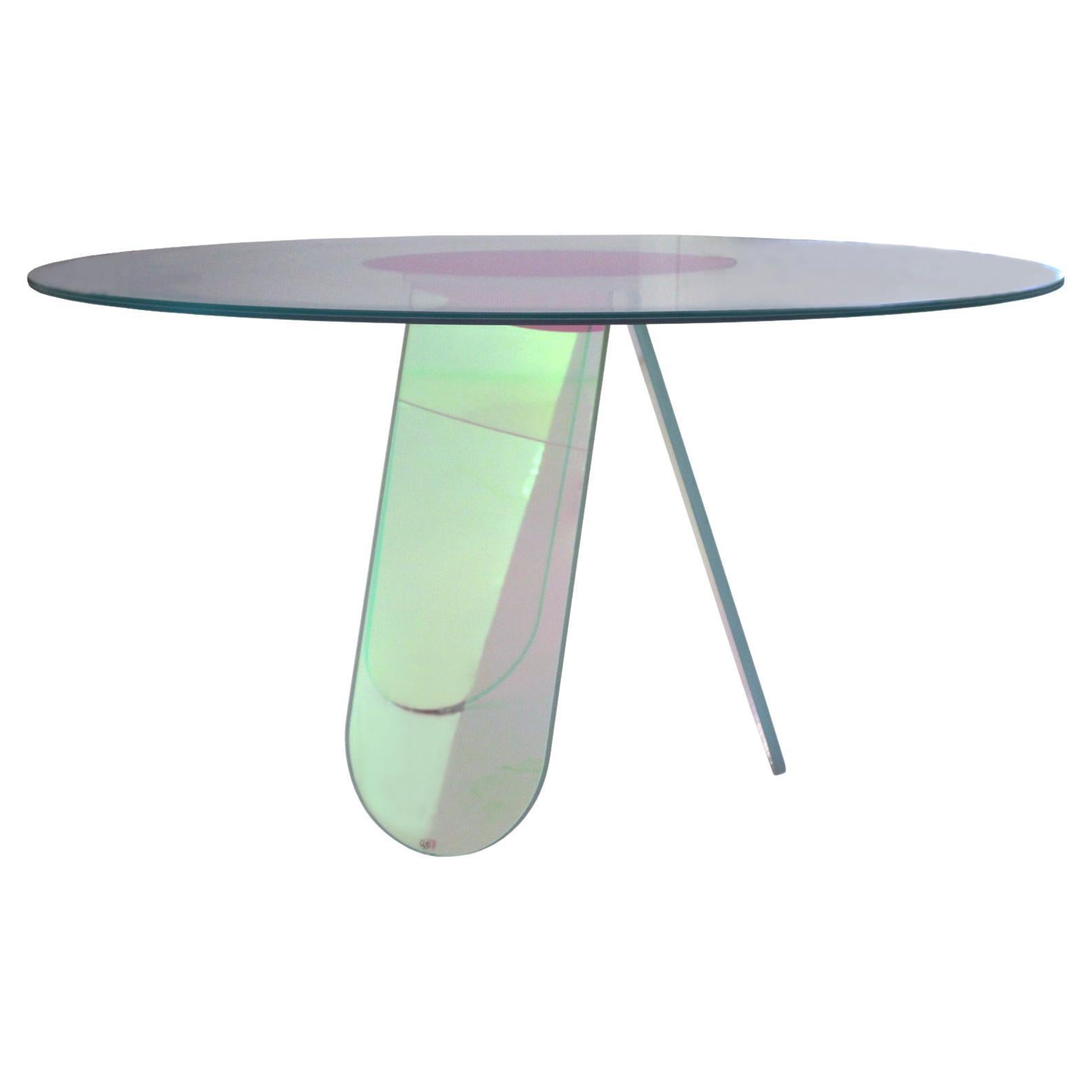 Schimmernder runder Tisch, entworfen von Patricia Urquiola