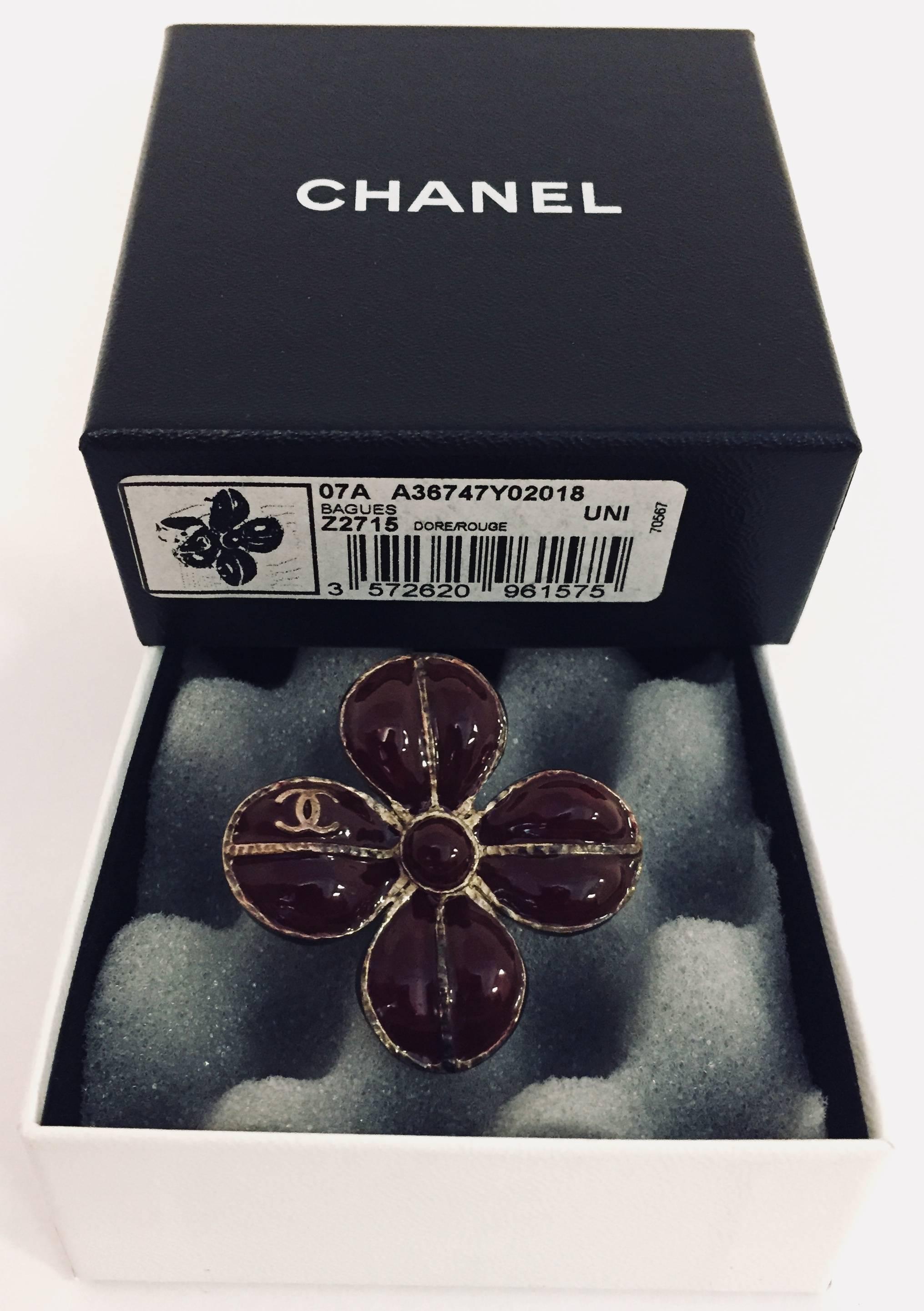 Shimmering Chanel Bordeaux Gripoix Floral Ring  1