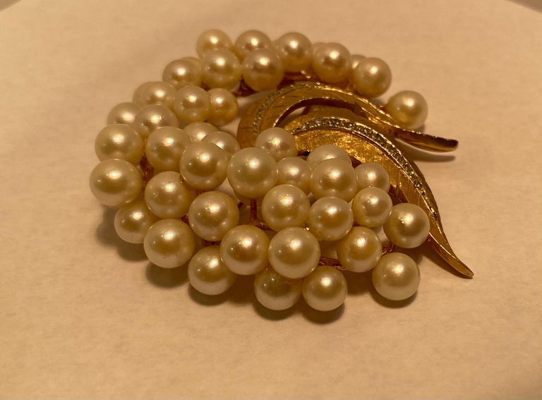 Shimmering Spray of Pearls, Leaves and Diamonds 14 Karat Yellow Gold Brooch Pin For Sale 3