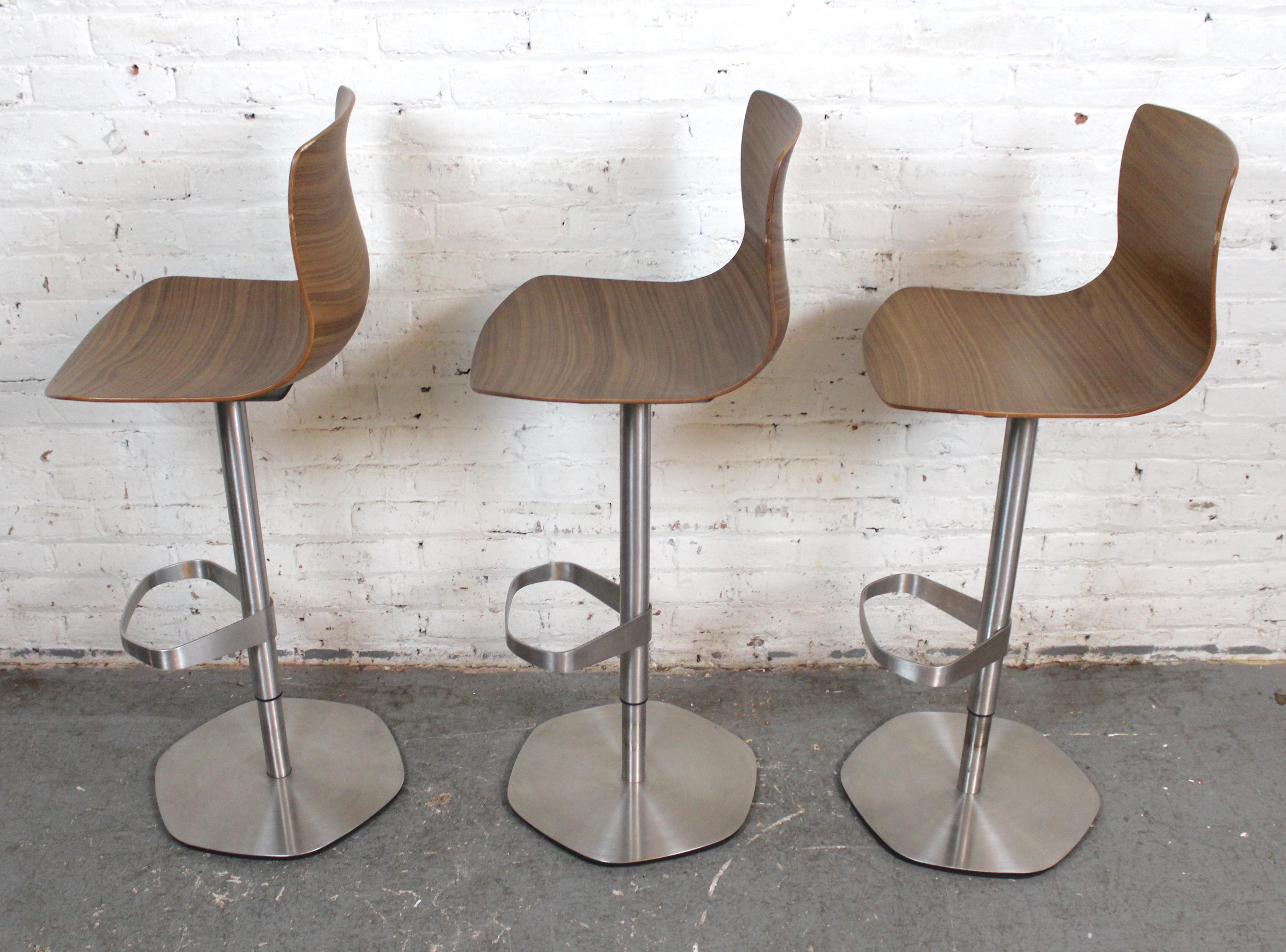 Shin Azumi 'Loku' Adjustable Stools 5