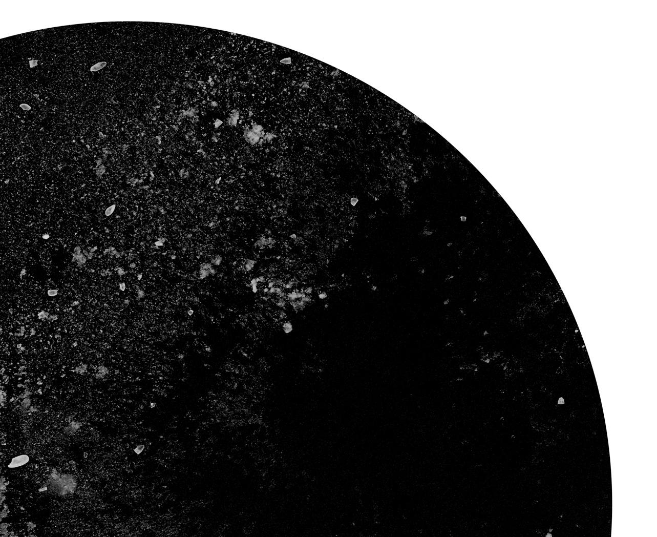 Interstellar. Résumé.  Impression noire et blanche - Minimaliste Photograph par Shine Huang