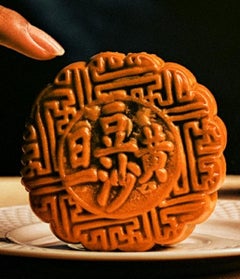 Mondkuchen I. Stillleben. Farbdruck