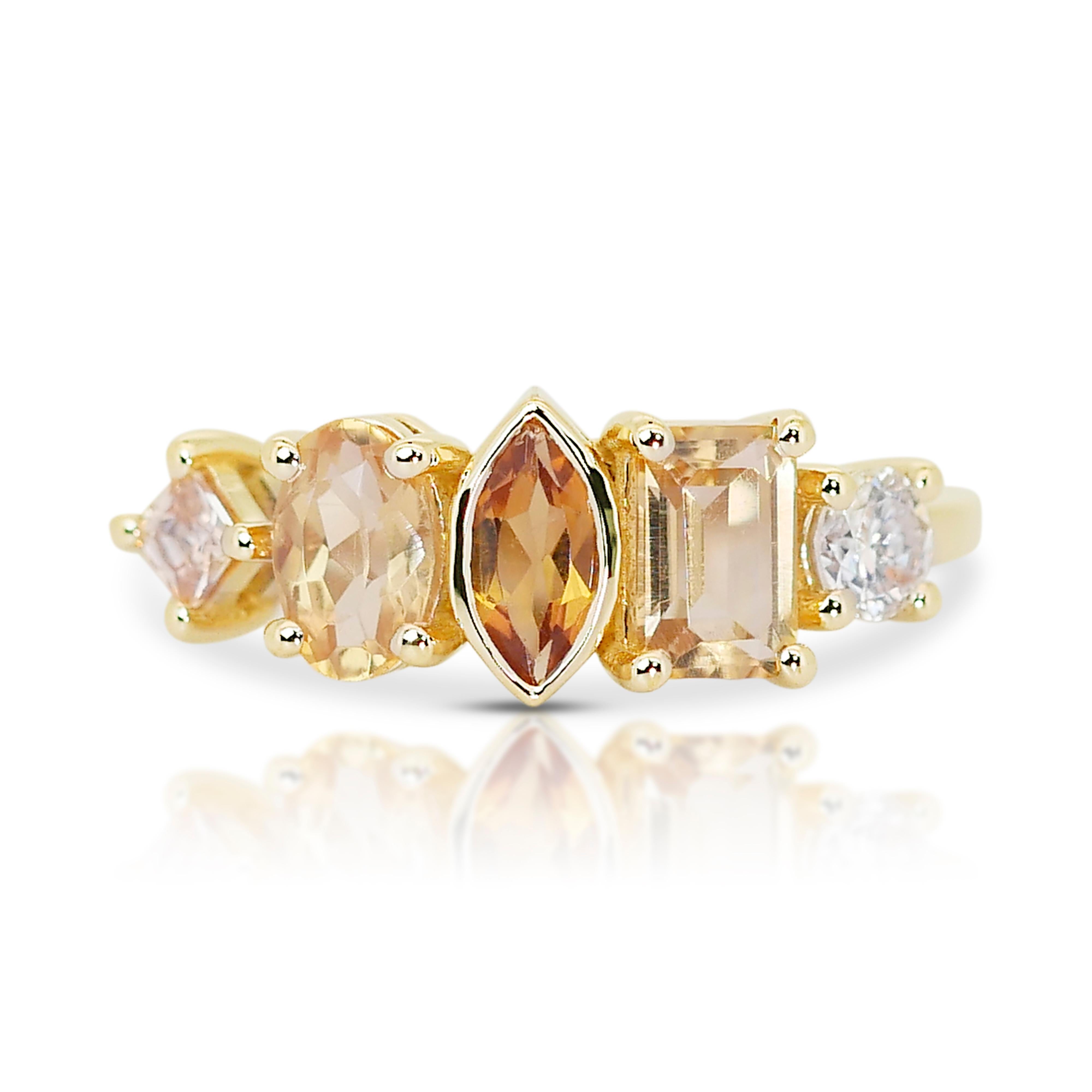 Round Cut Shining 14K Yellow Gold Citrine and Diamond Pave Ring w/1.50 ct - AIG Certified For Sale