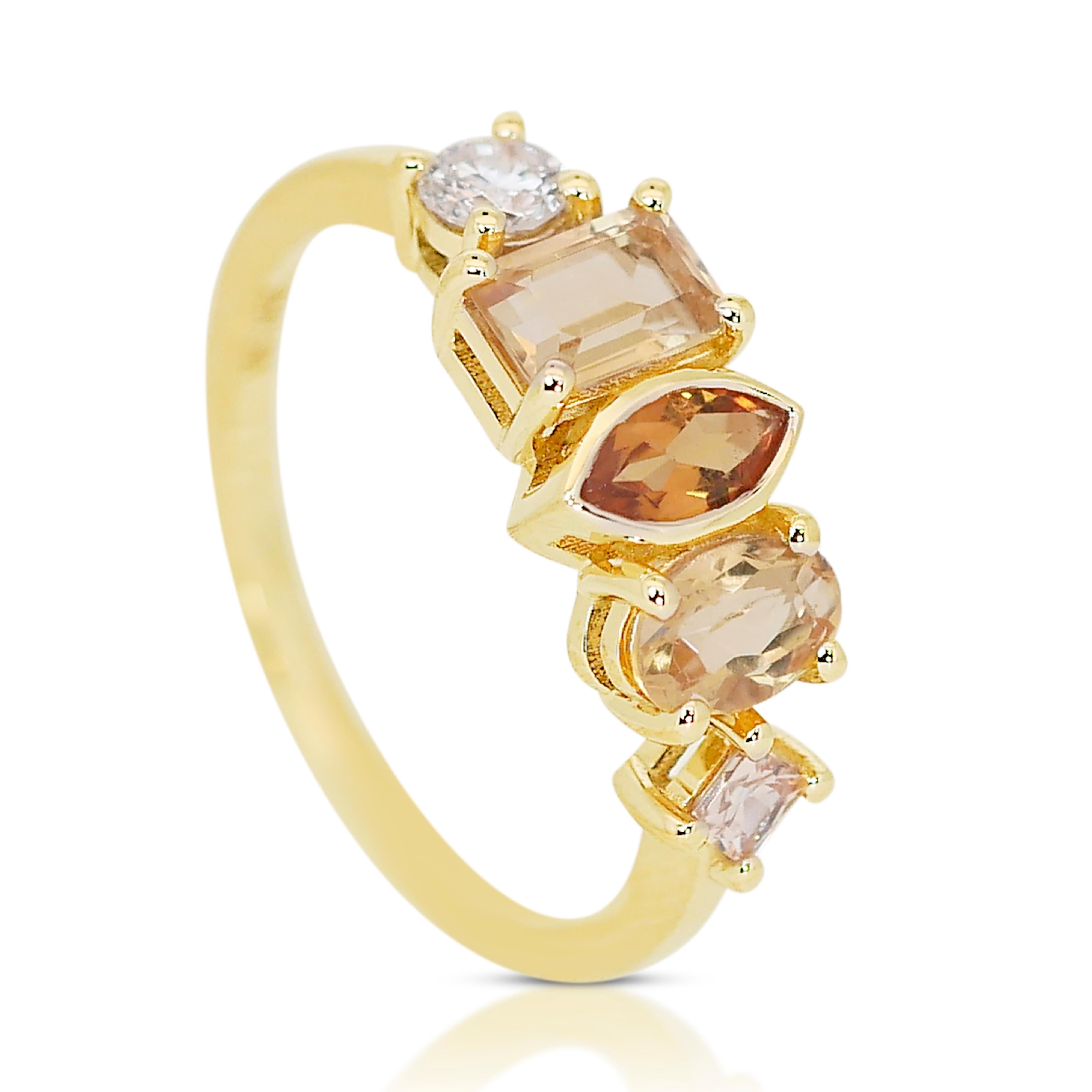 Shining 14K Yellow Gold Citrine and Diamond Pave Ring w/1.50 ct - AIG Certified For Sale 3