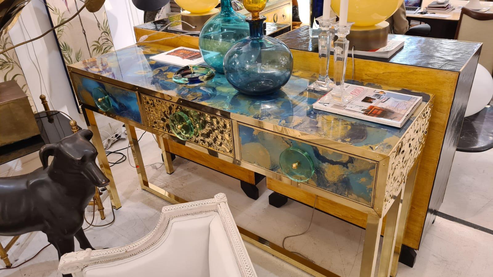 Table console moderne en verre de Murano bleu et or avec 3 tiroirs disponibles  en vente 3