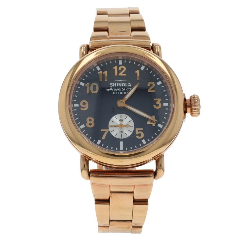 Marchio: Shinola Detroit
Model: Runwell
Movimento: Quarzo
Colore del quadrante: blu navy

Contenuto metallico: Placcato oro rosa

Tipo di chiusura: Fibbia Foldes
Caratteristiche: Secondo quadrante a ore 6, corona a vite

Misure

Lunghezza: