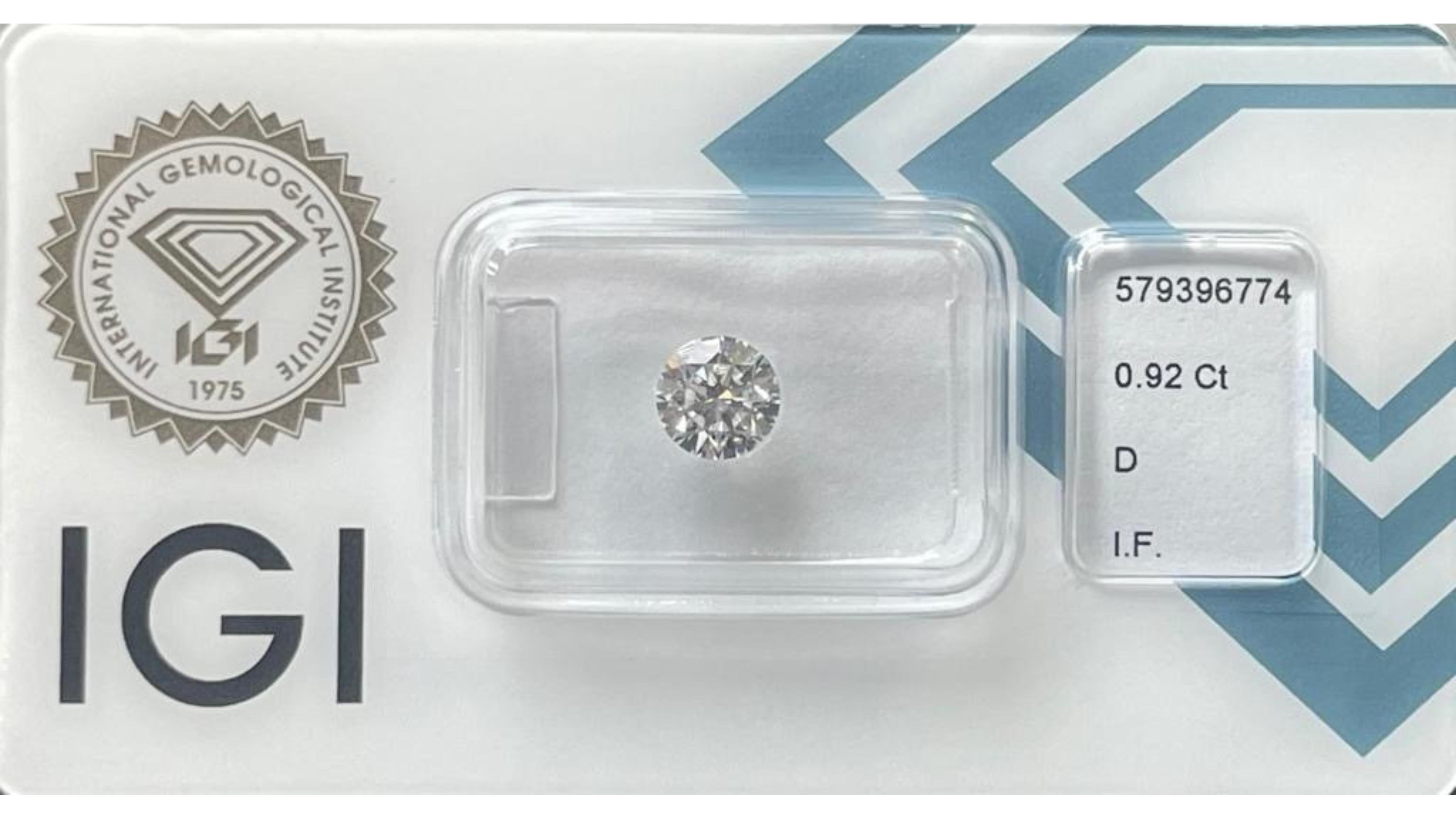 Shiny 0.92 carat natural cut round brilliant diamond For Sale 3