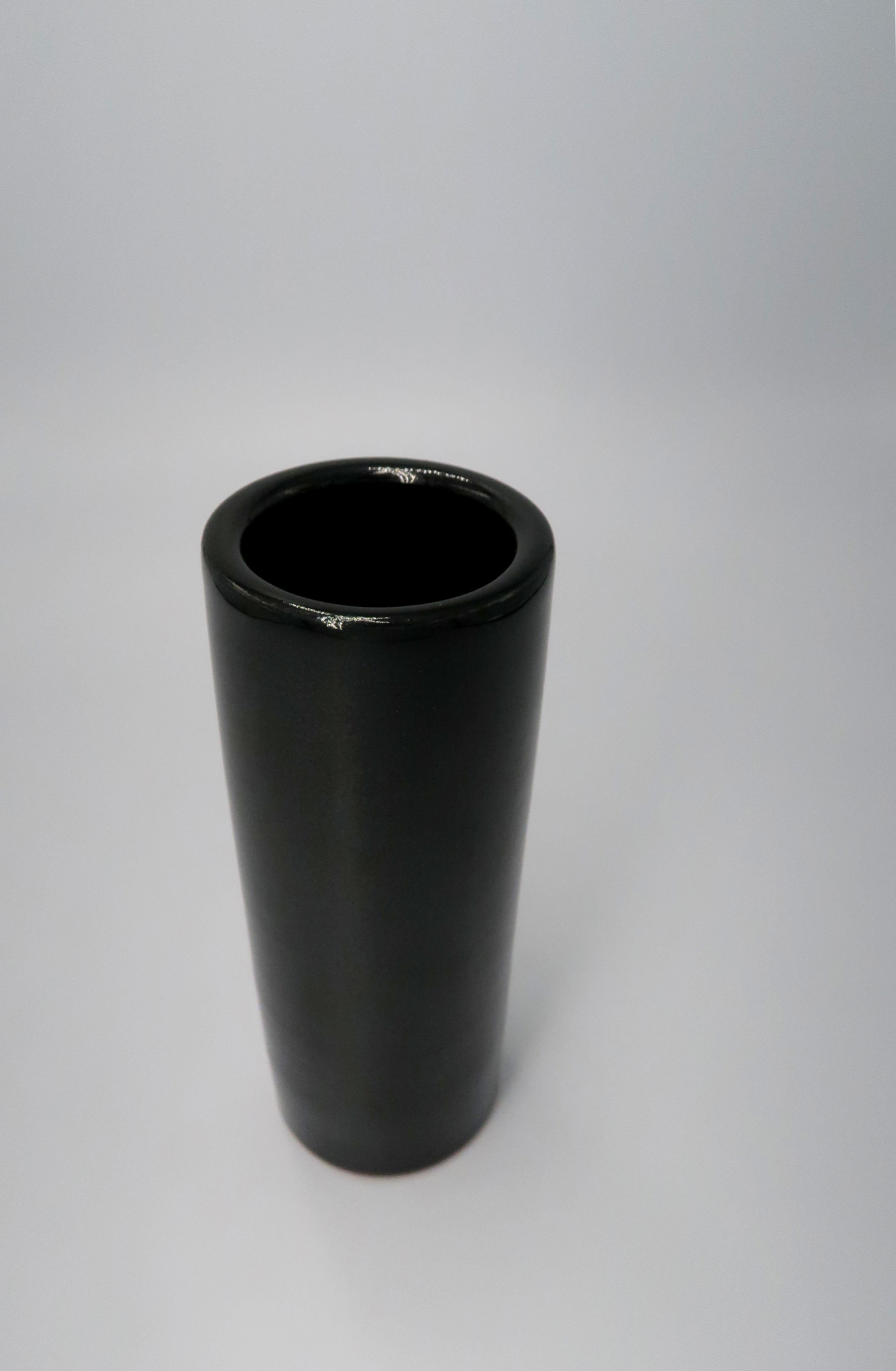 Vaso cilindrico in gres smaltato nero lucido di Søholm, anni '60 In condizioni buone in vendita a Copenhagen, DK