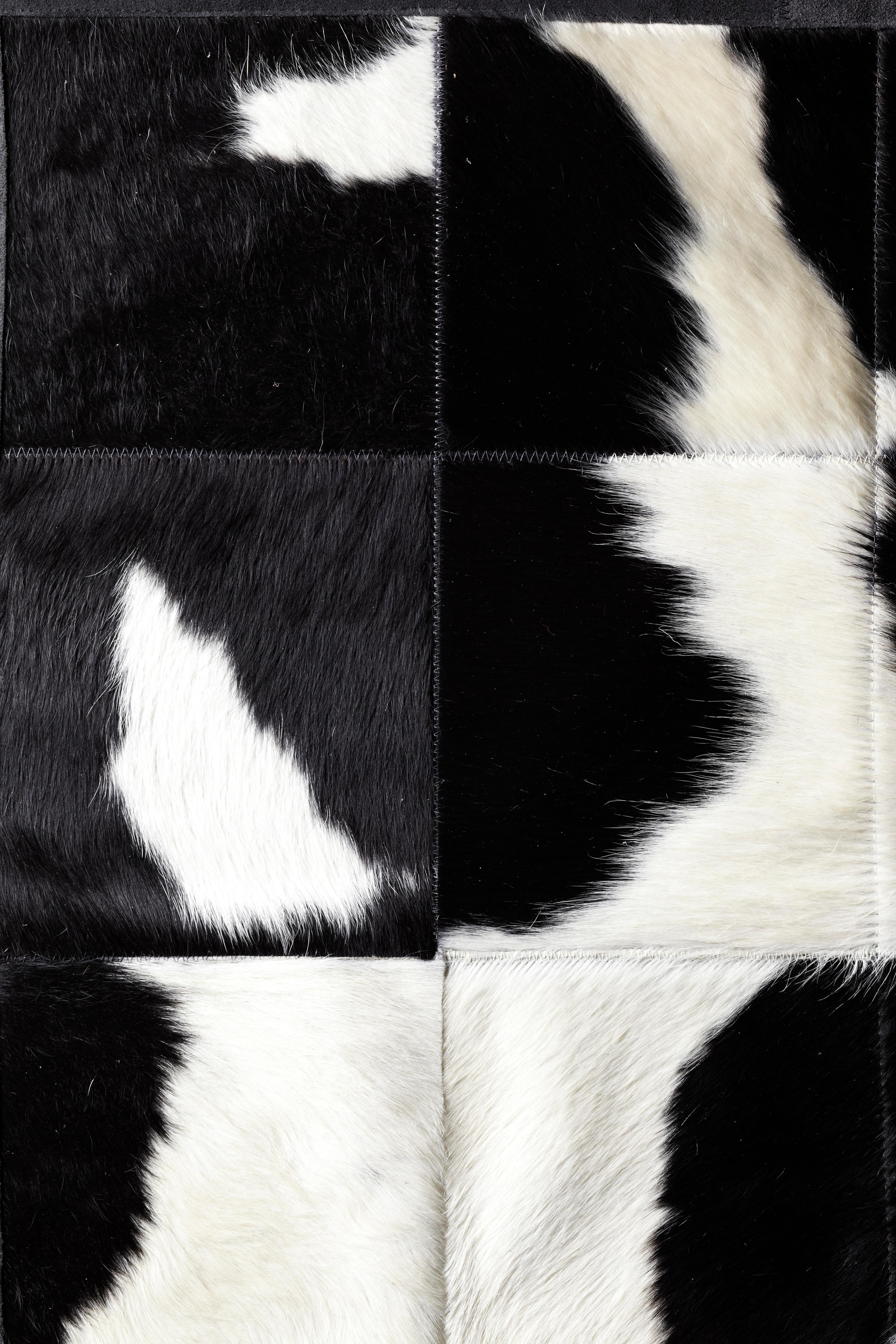 Argentine Shiny Black with Rich Creamy White customizable Degrade Cowhide Area Rug Small For Sale