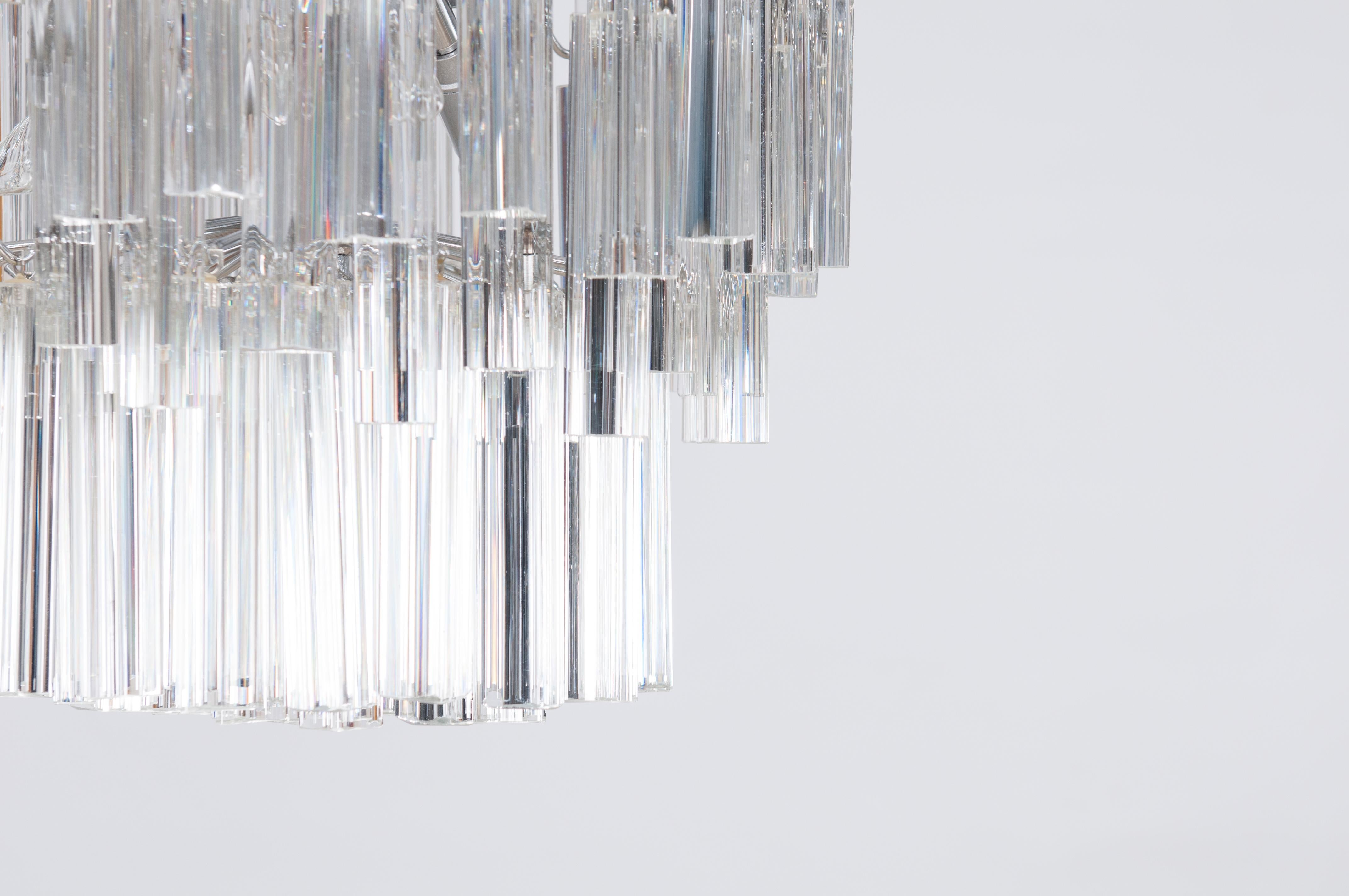 Shiny Camer Murano Glass Chandelier Clear color Trihedrons 1960s Italy In Excellent Condition For Sale In Villaverla, IT