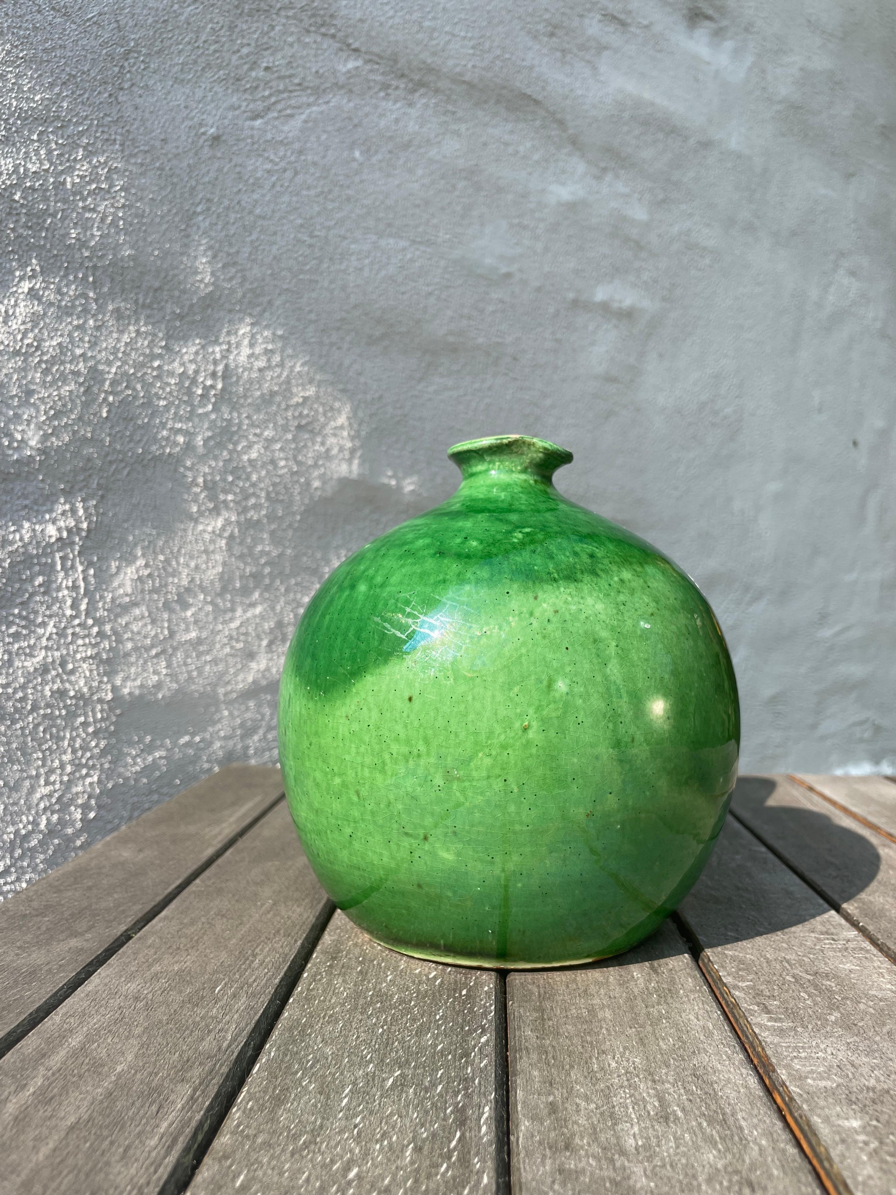 Mid-Century Modern Shiny Emerald Green Ceramic Bottle Vase, 1950s For Sale