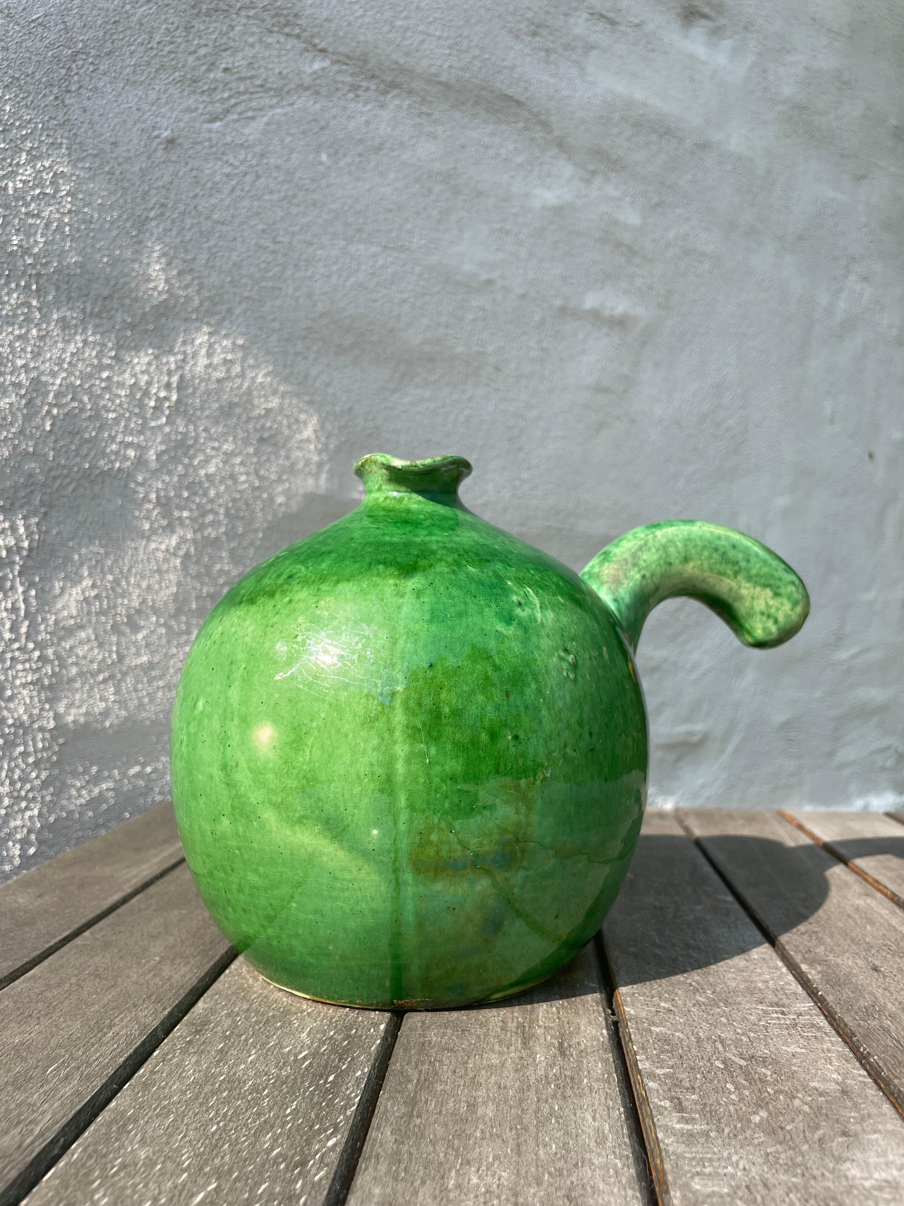 Glänzende Smaragdgrüne Keramikvase, 1950er-Jahre (Handgefertigt) im Angebot