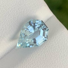 Shiny Natural Aquamarine Cut Stone 3.35 CTS Pakistan Aquamarine For Jewelry Use