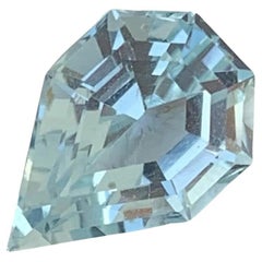 Shiny Natural Aquamarine Cut Stone 3.35 CTS Pakistan Aquamarine For Jewelry Use