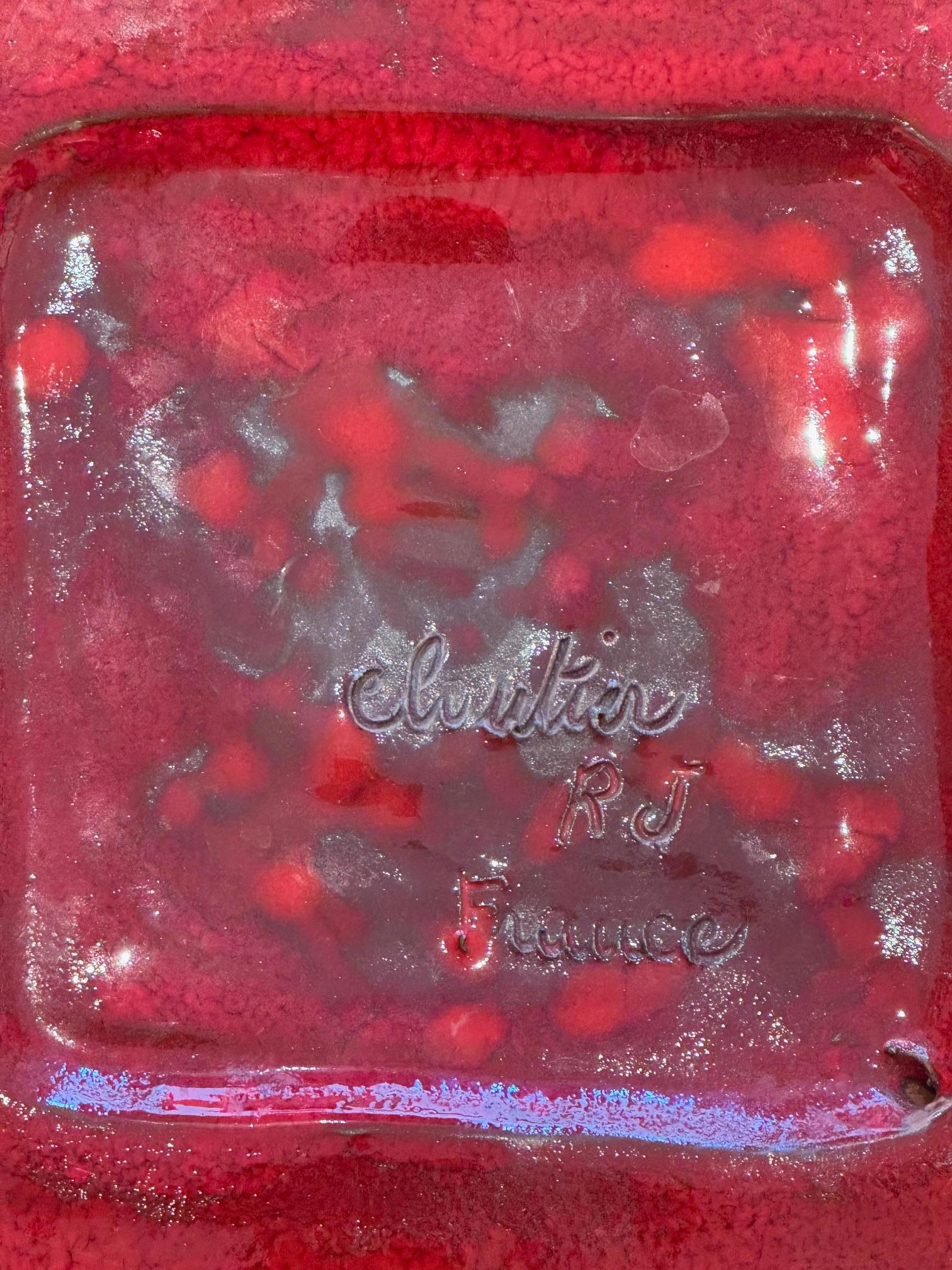 Plato o vide poche esmaltado rojo brillante Firmado por RJ Cloutier Años 60 Cerámico en venta