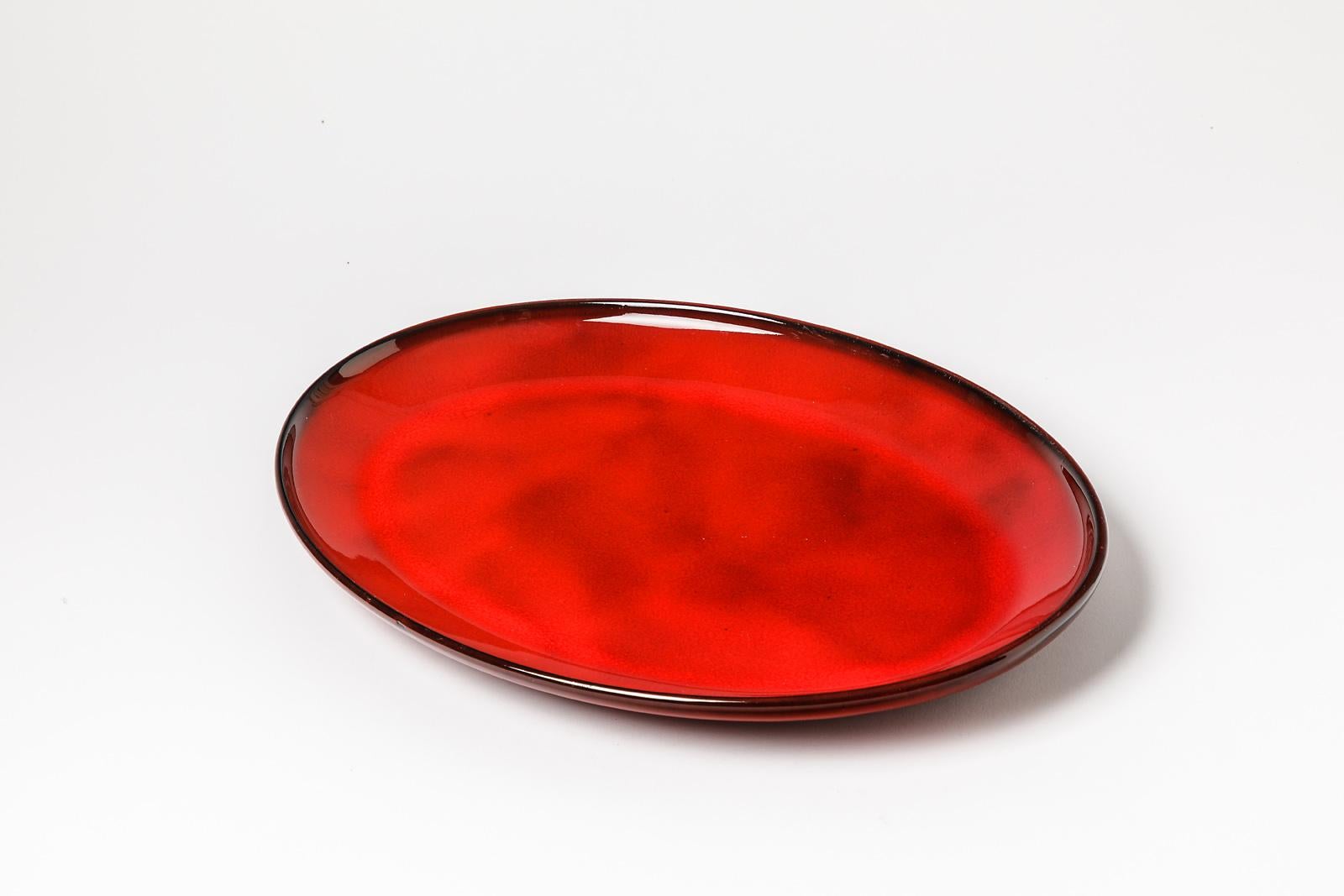 Shiny Red Mid Century Vintage Ceramic Plate by Gerard Hofmann Vallauris Pottery In Excellent Condition For Sale In Neuilly-en- sancerre, FR