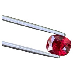 Pierre de spinelle rouge brillante de 1,17 carat