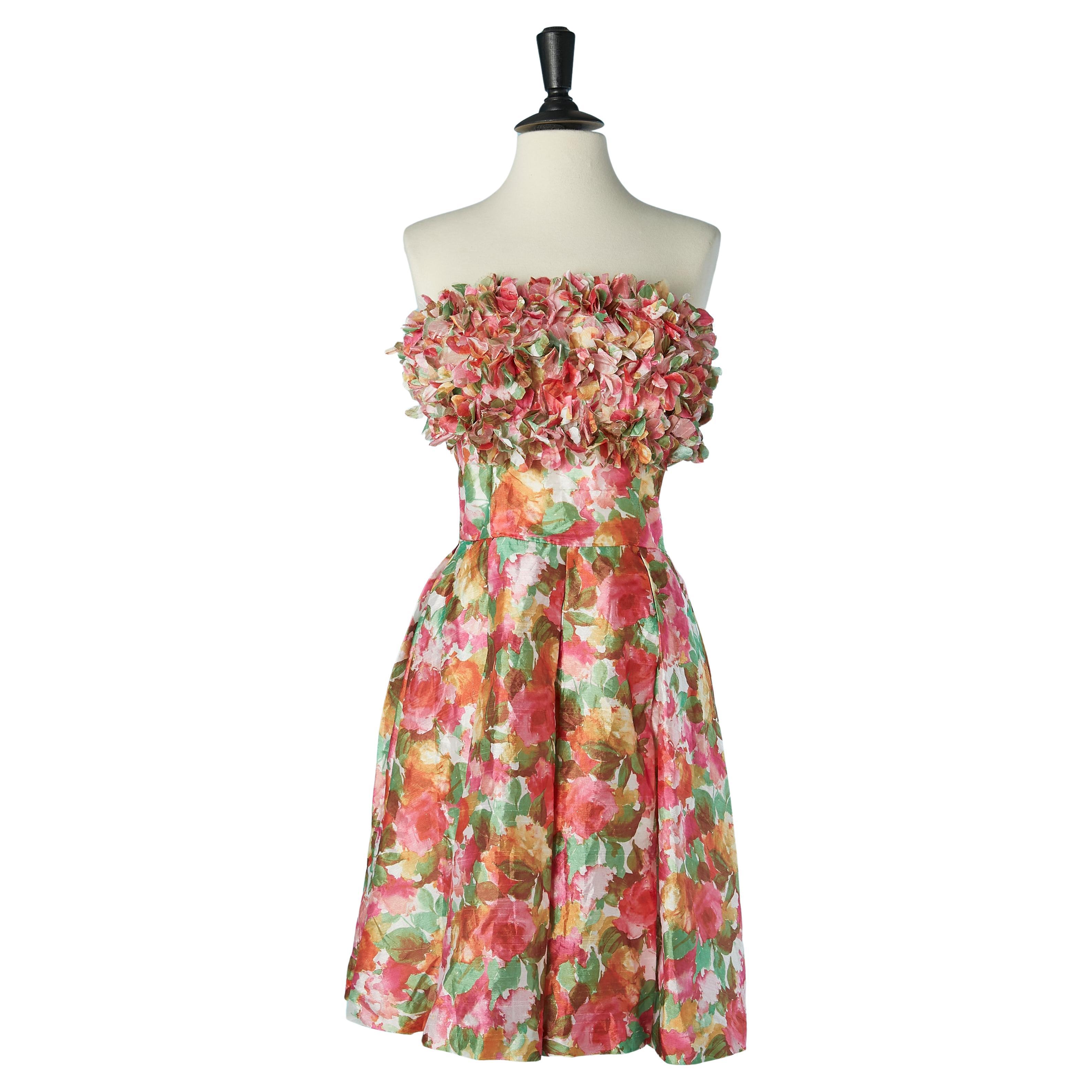 Glänzendes Seiden-Bustierkleid mit Blumendruck und Stoffblume Rita & Lilli