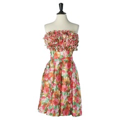 Glänzendes Seiden-Bustierkleid mit Blumendruck und Stoffblume Rita & Lilli
