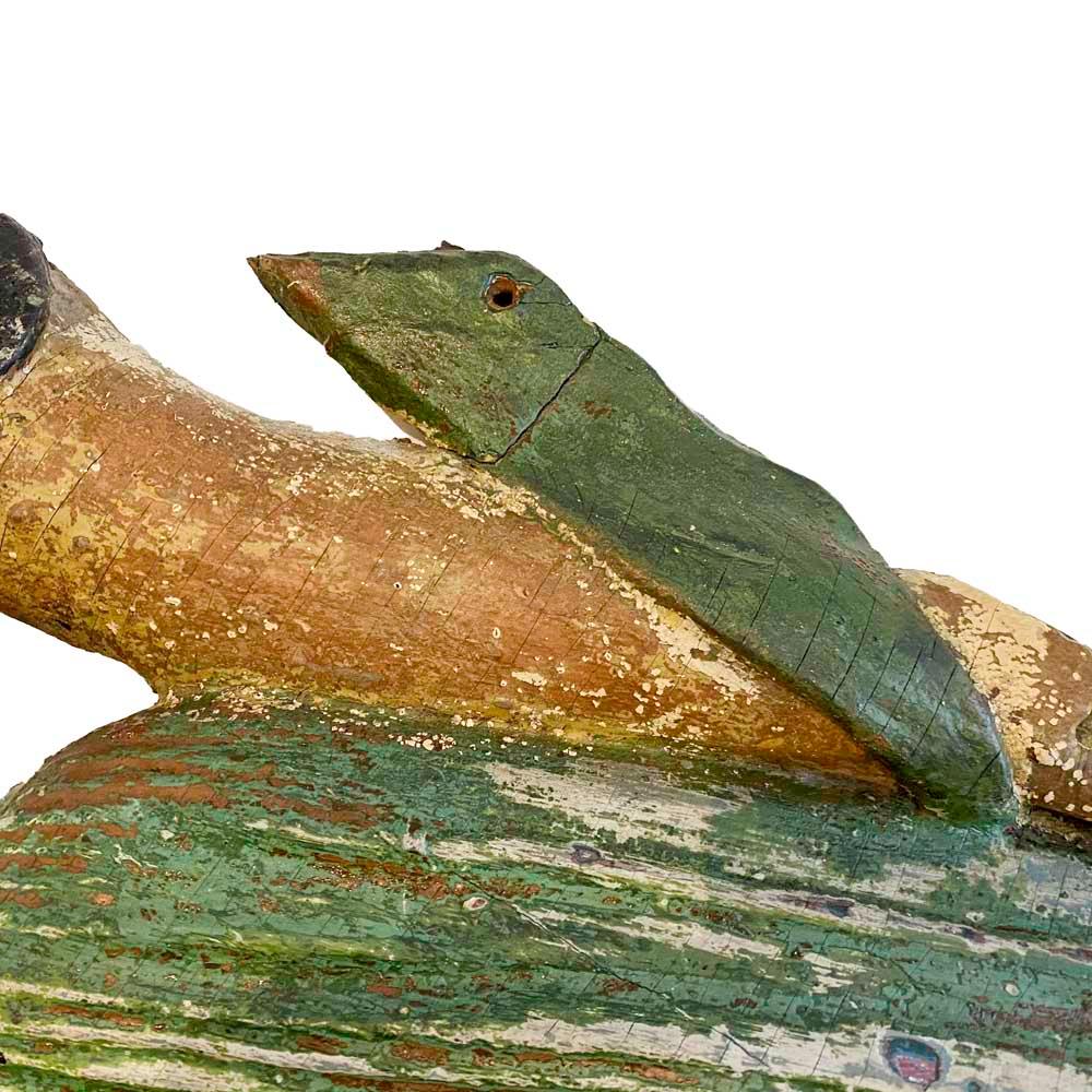 Sculpté à la main Figure sculptée d'un bateau en vente