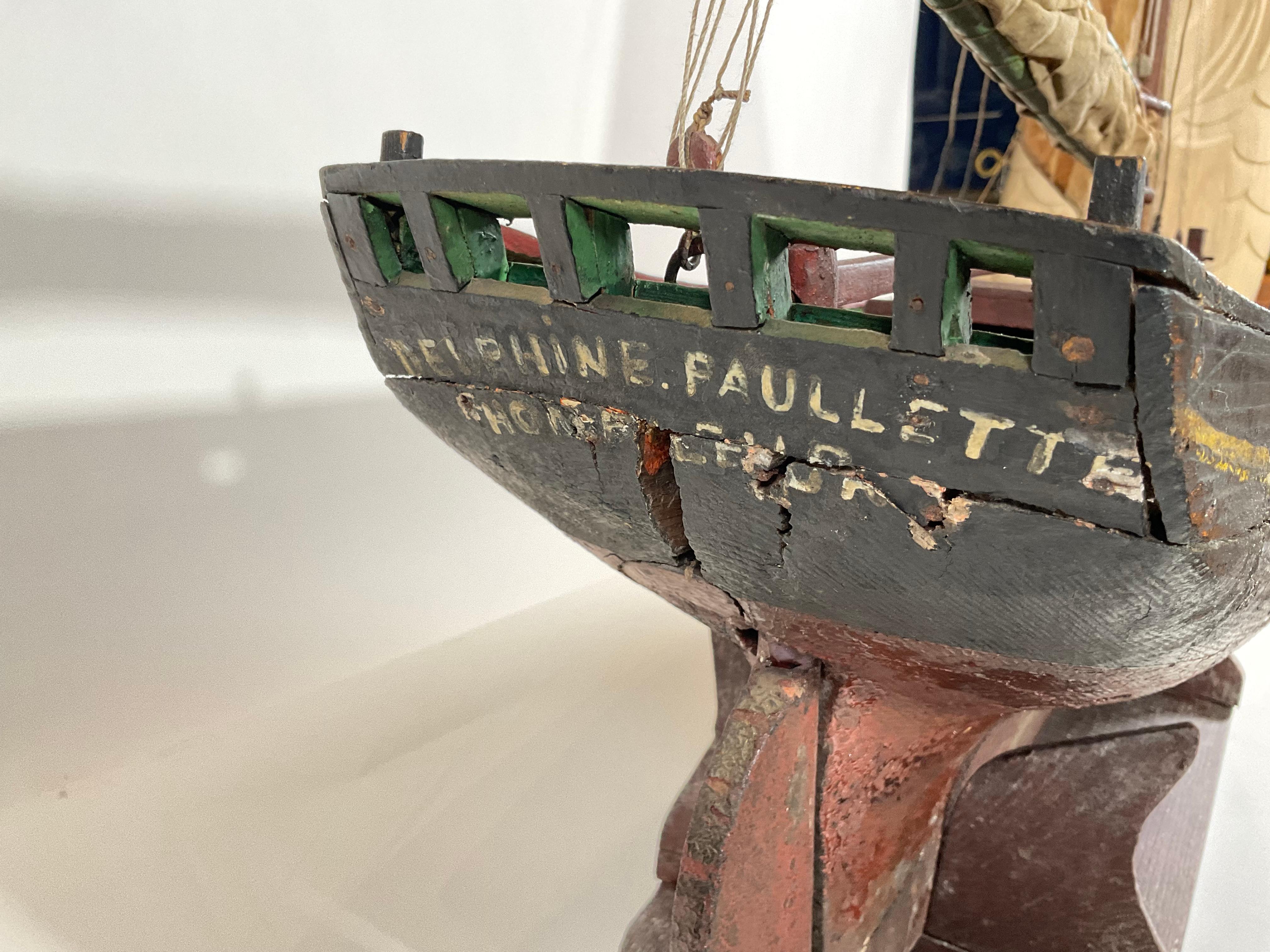 Modèle de bateau Delphine Paulette en vente 5