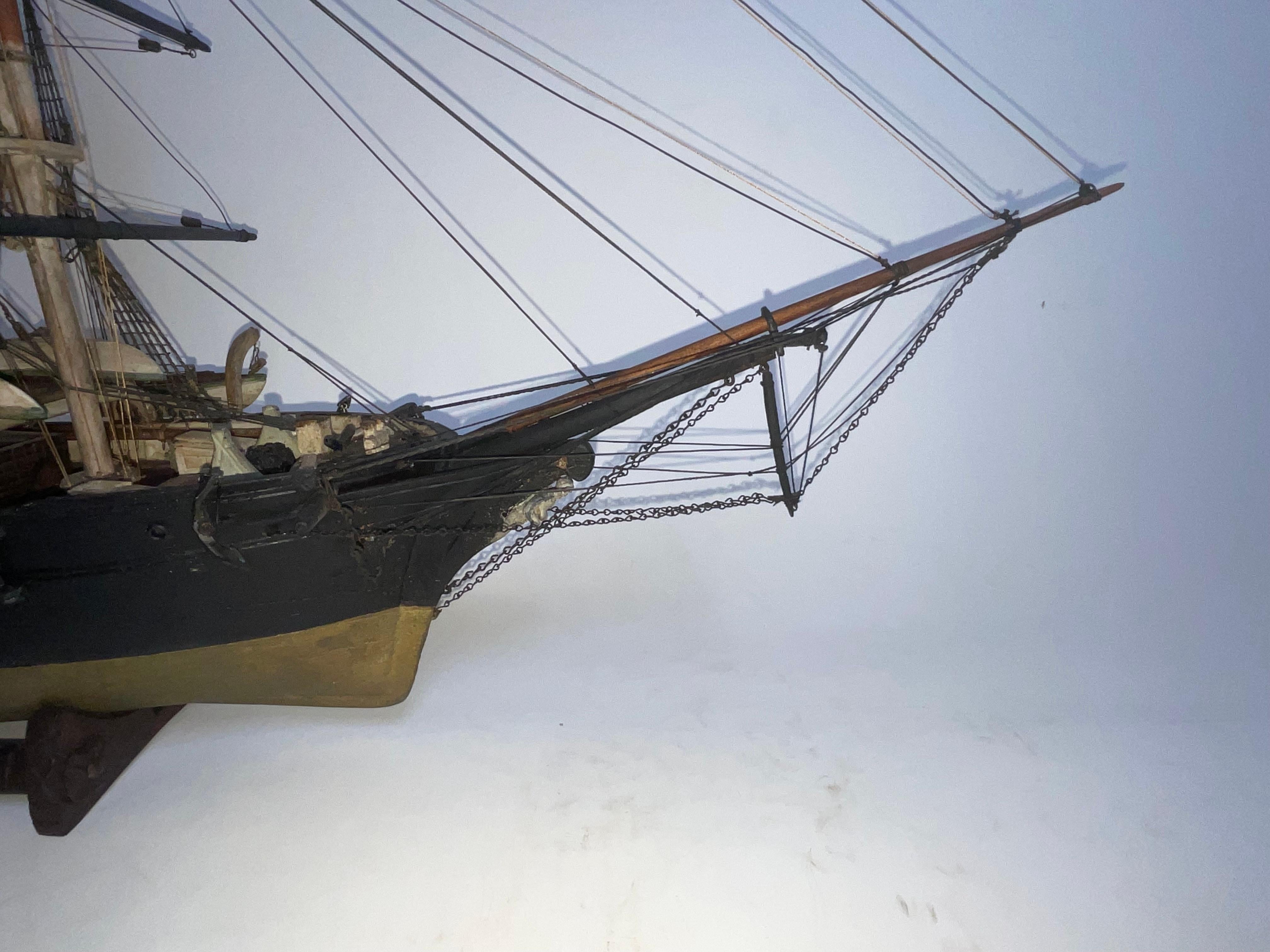 Modèle de bateau du vagabond Bon état - En vente à Norwell, MA
