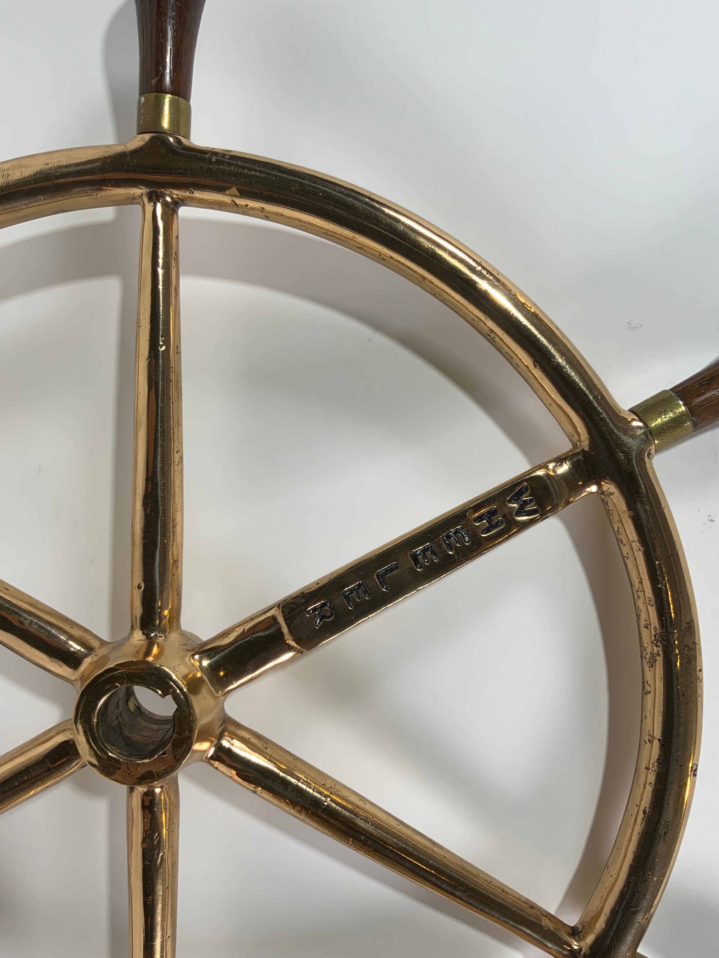 Ship Wheel from a Wheeler Yacht In Good Condition For Sale In Norwell, MA