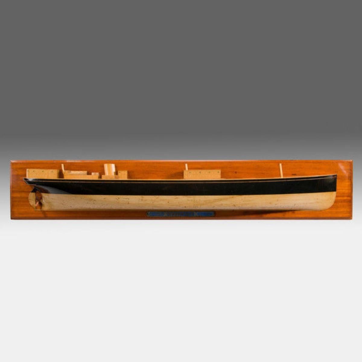 Modèle réduit du bateau à vapeur Dunbrody réalisé par les constructeurs de bateaux en demi-block Bon état - En vente à Lymington, Hampshire