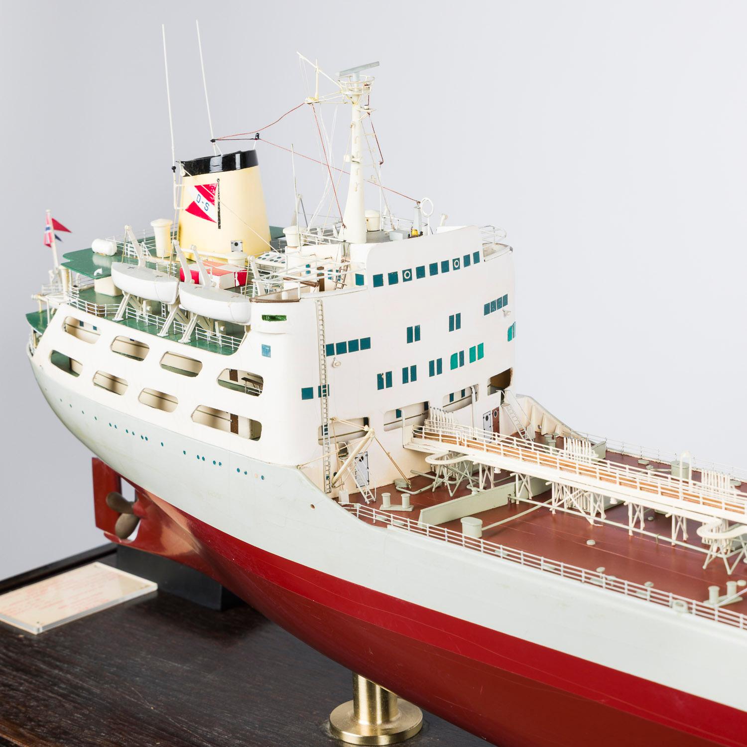 Modèle de construction navale du pétrolier VIBIT réalisé en 1963. en vente 7