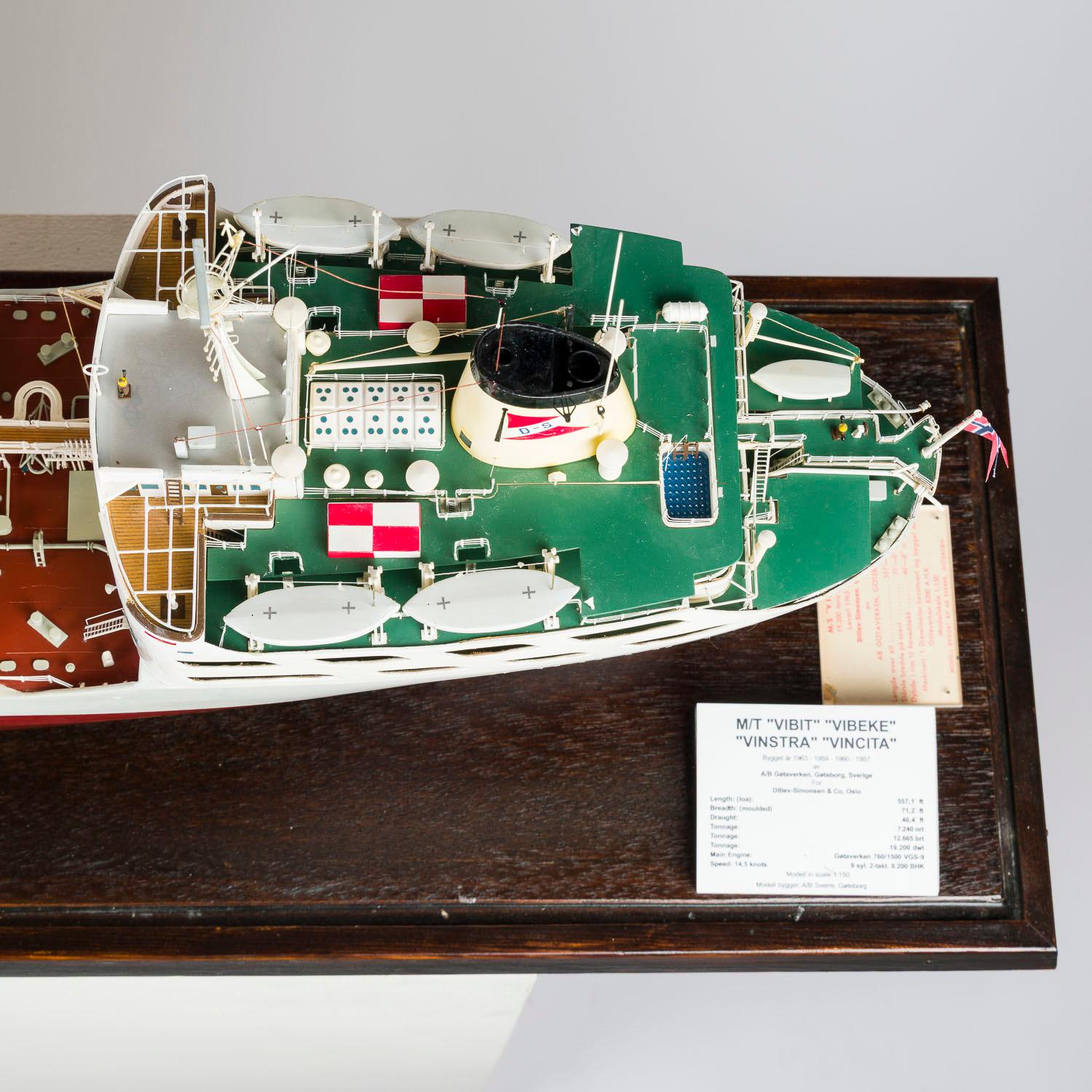 Modèle de construction navale du pétrolier VIBIT réalisé en 1963. en vente 9