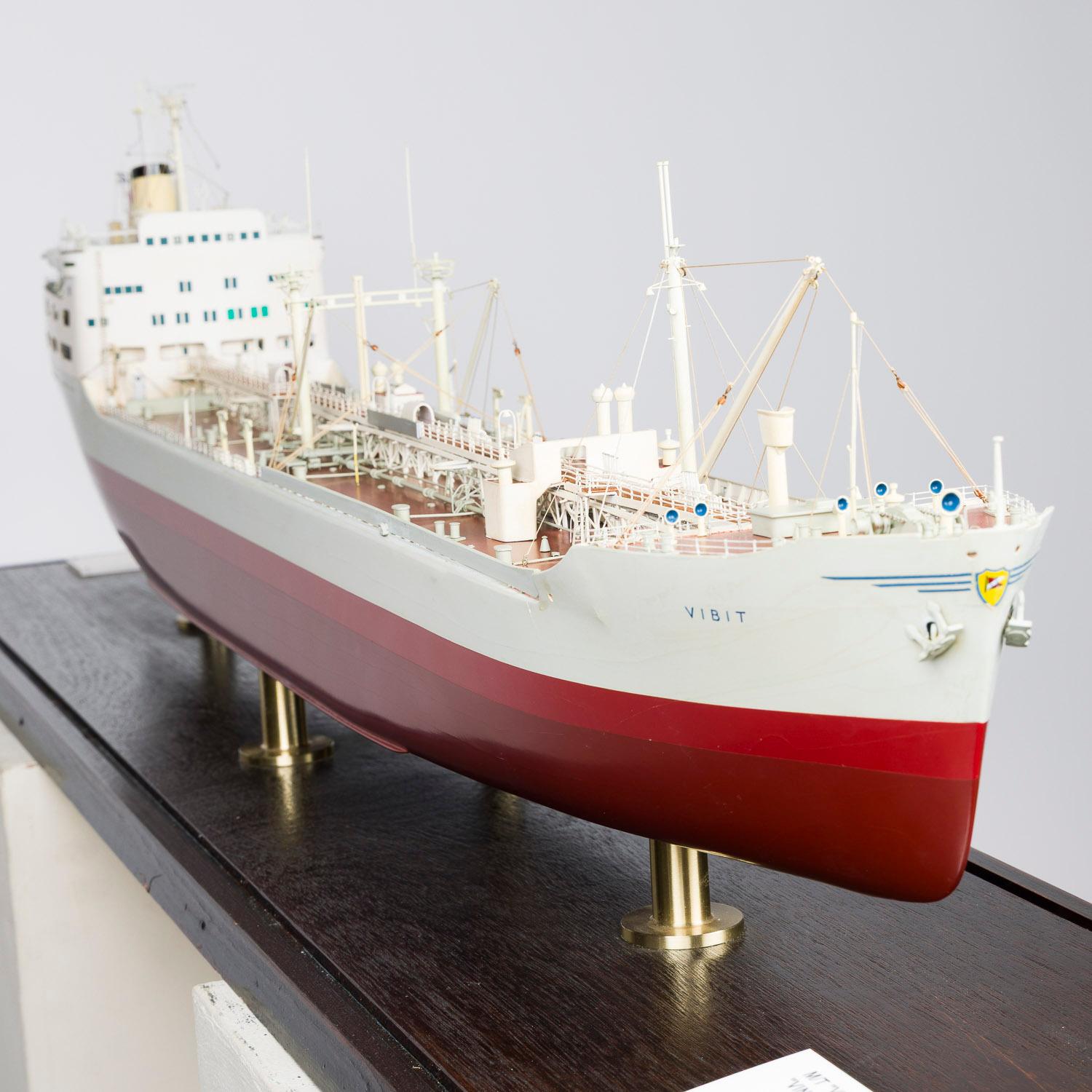 Modèle de construction navale du pétrolier VIBIT réalisé en 1963. Bon état - En vente à London, GB