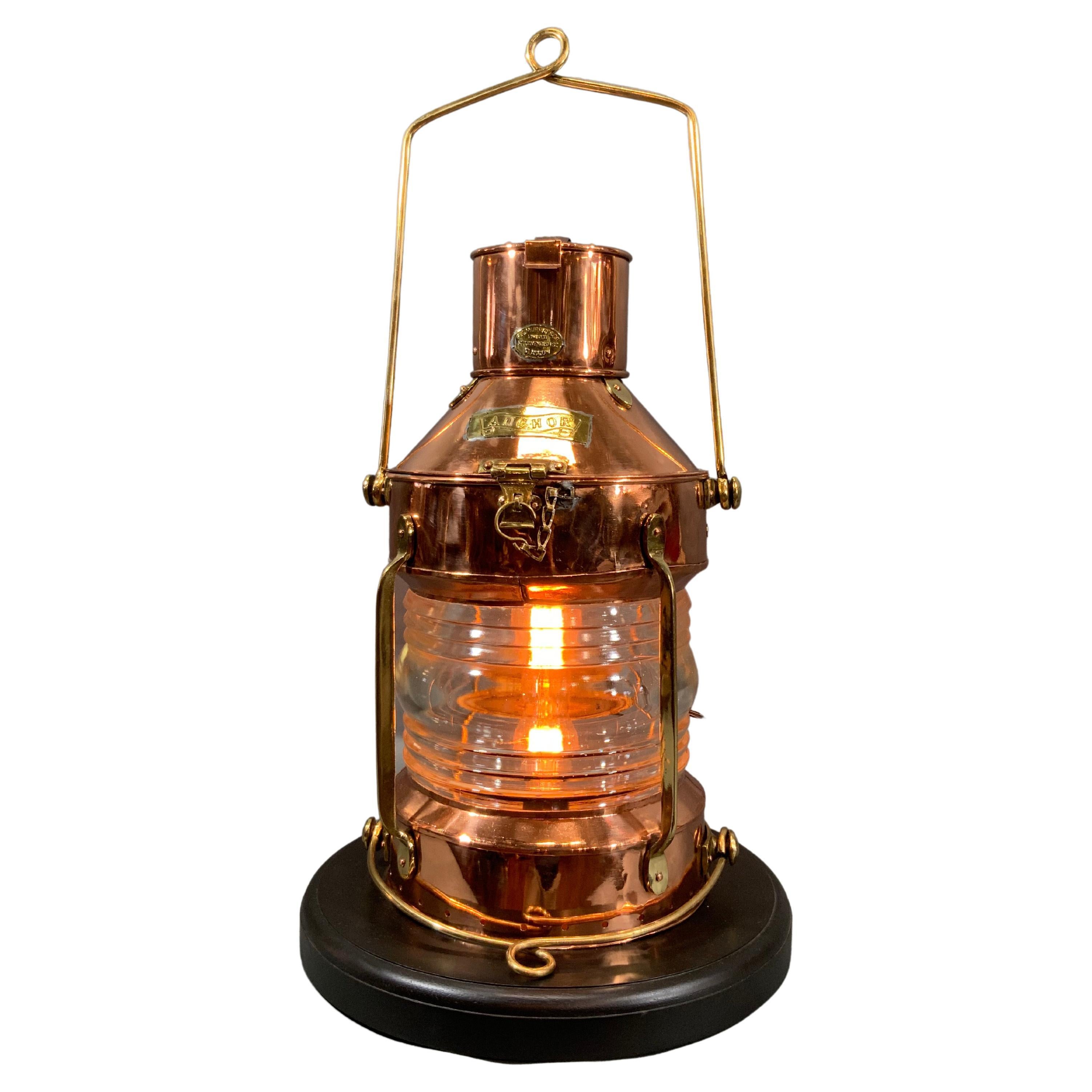 Lanterne d'ancre de navire en cuivre et laiton avec lentille en verre fresnel de R.C. Murray