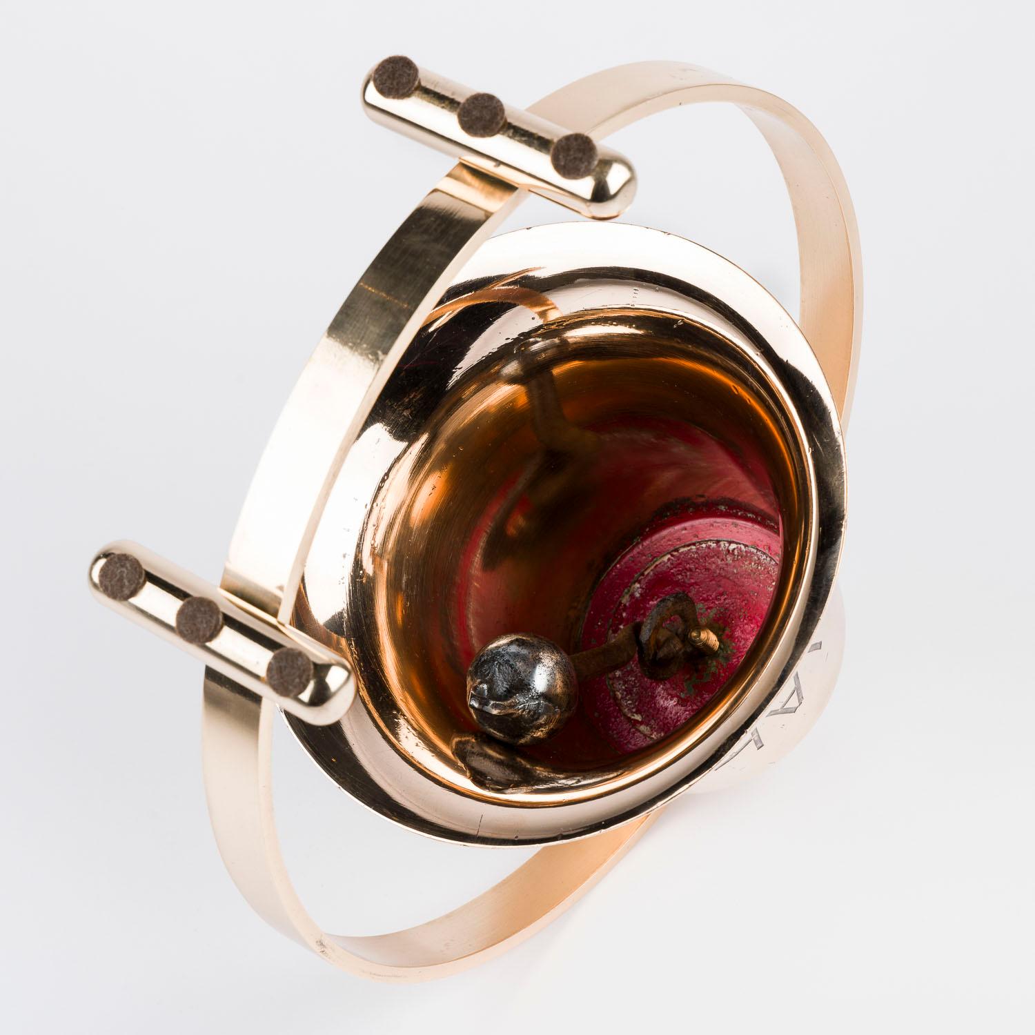 Cloche de navire sur un support circulaire en bronze Art Déco, pour le navire à vapeur PIAKO en vente 1