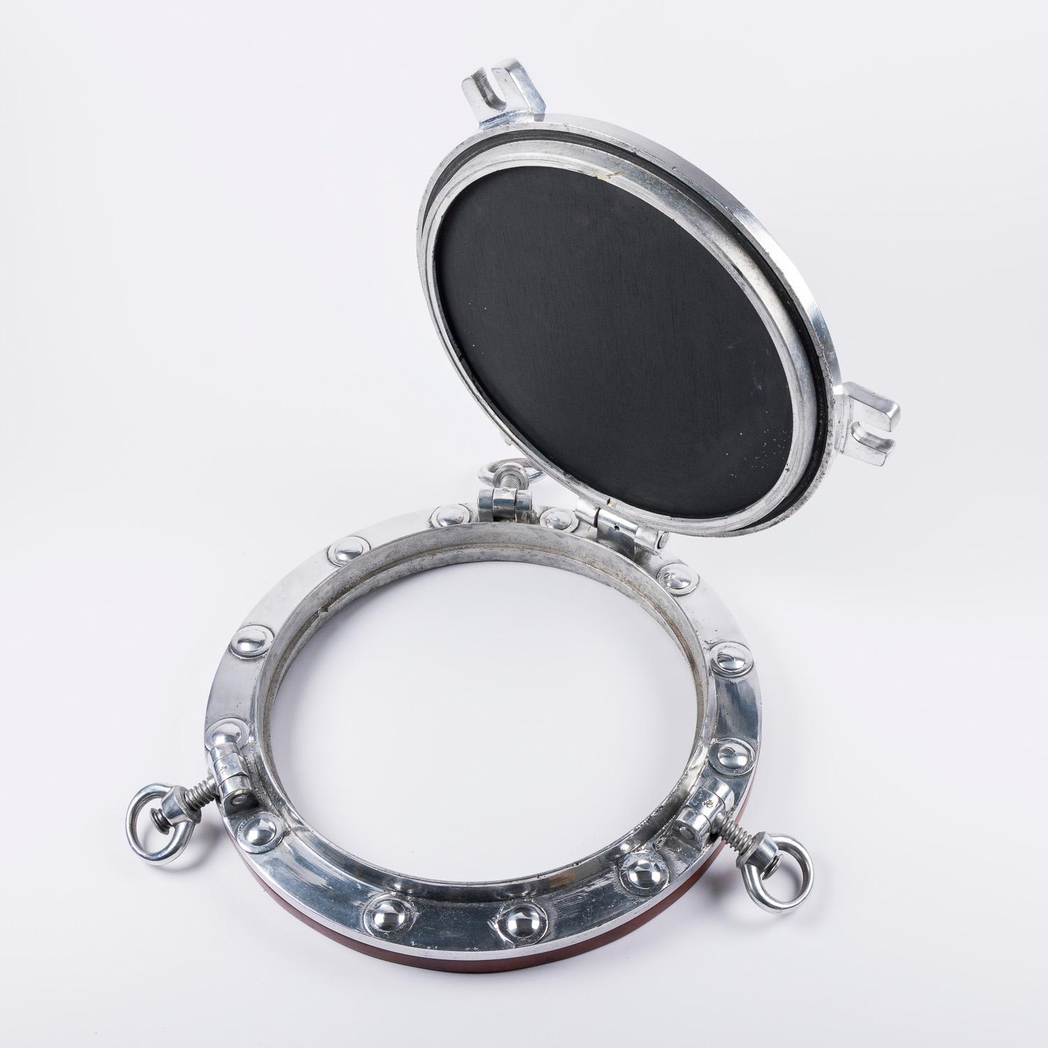 ship's circular aluminium porthole mirror for wall mounting In Good Condition In London, GB