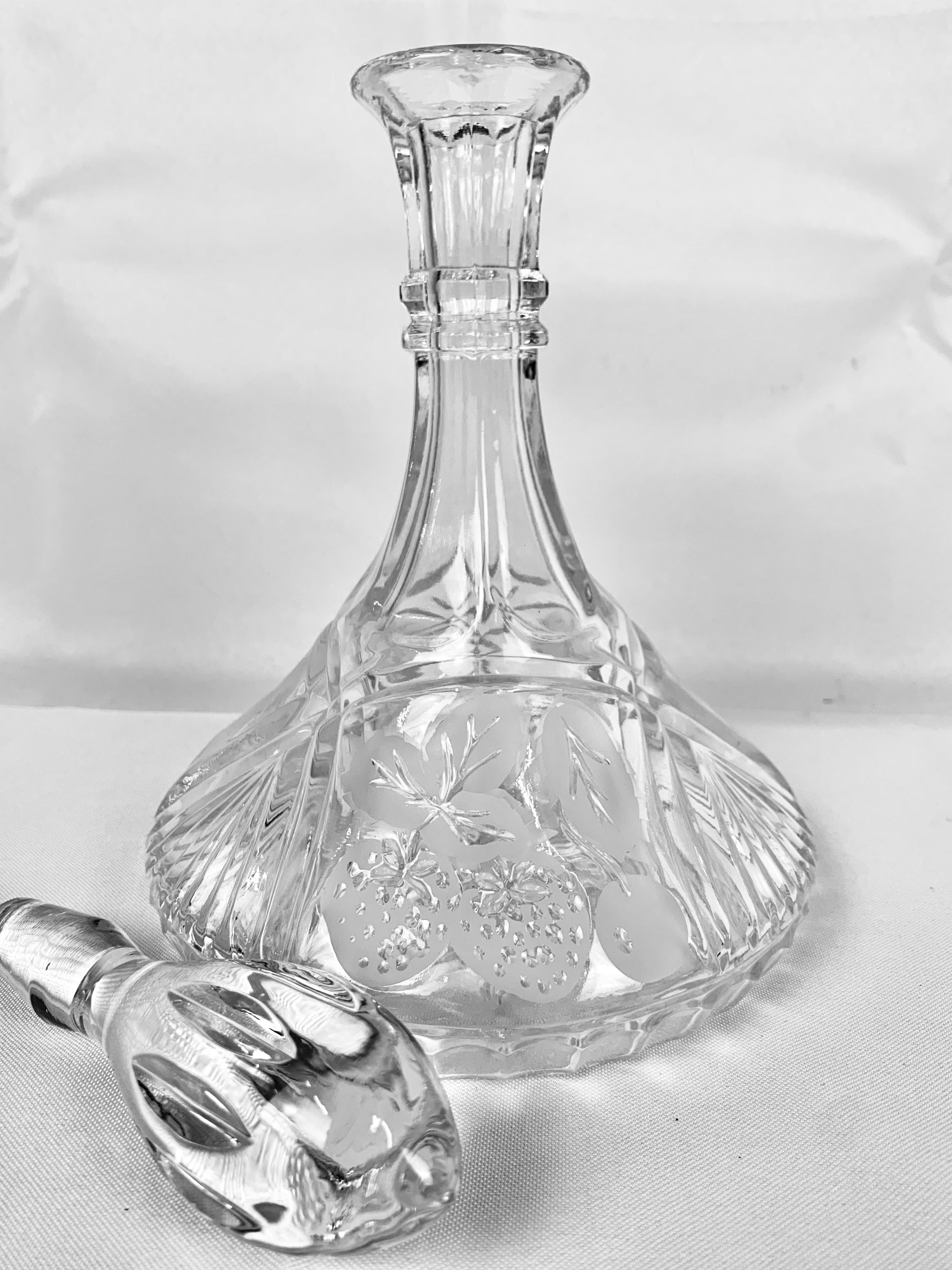 Glass Decanter with Etched Strawberries 1