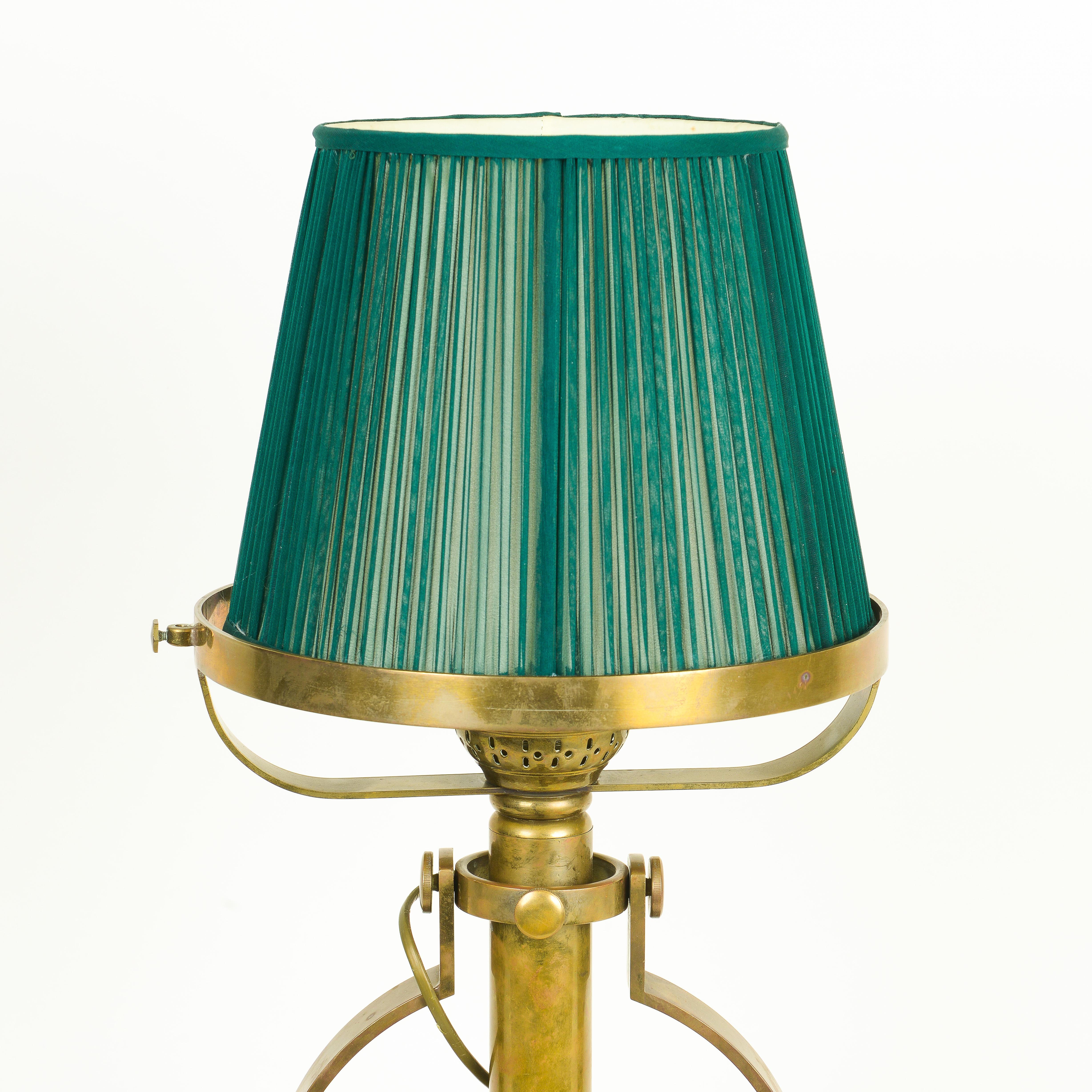 Ship's Electric Solid Brass Gimballed Lamp In Good Condition For Sale In New York, NY