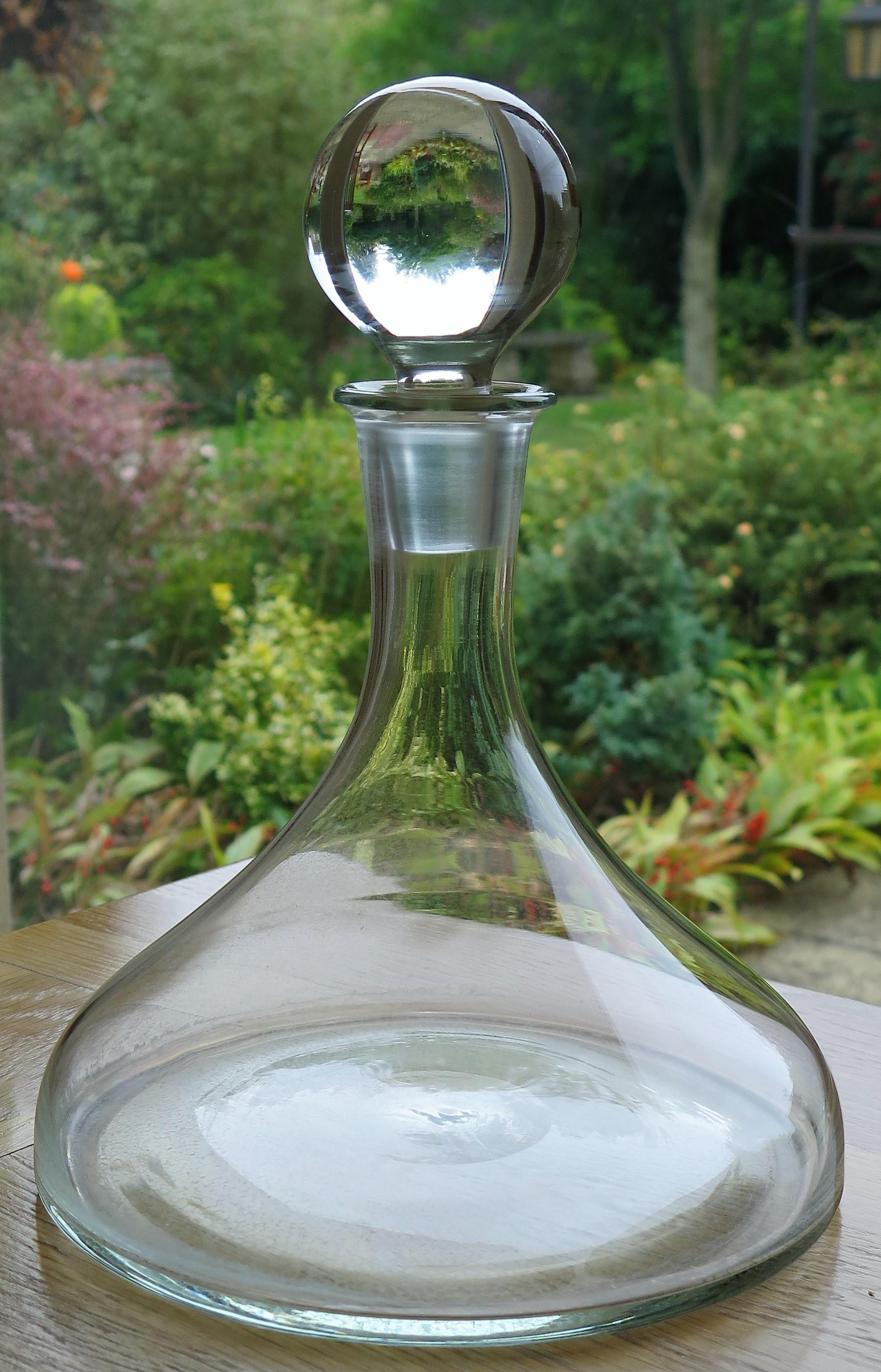 Ship's Glass Decanter with Original Globe Stopper 1.25 Litre Capacity 2