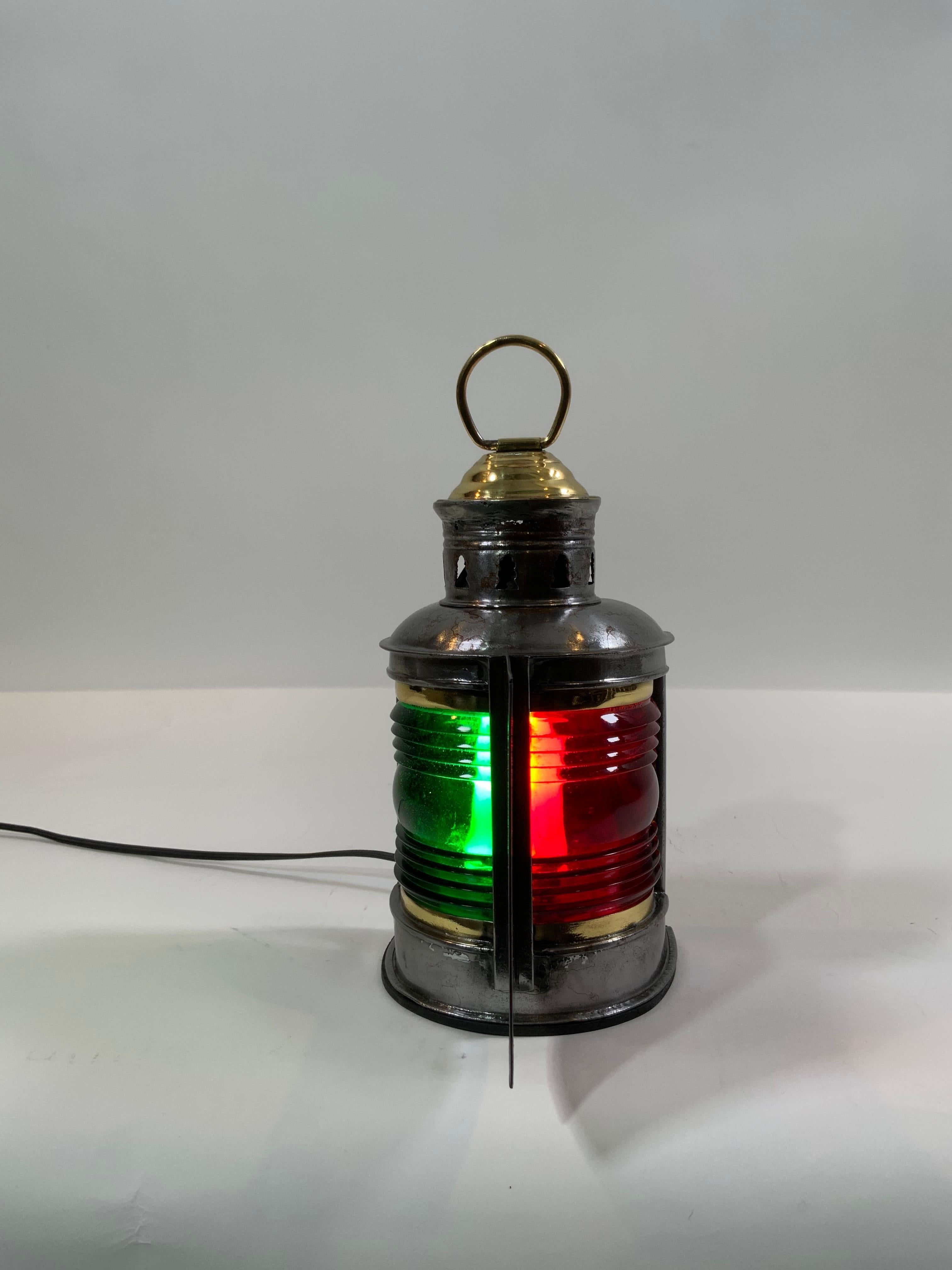 Ships Lantern with Port and Starboard Lenses In Good Condition For Sale In Norwell, MA