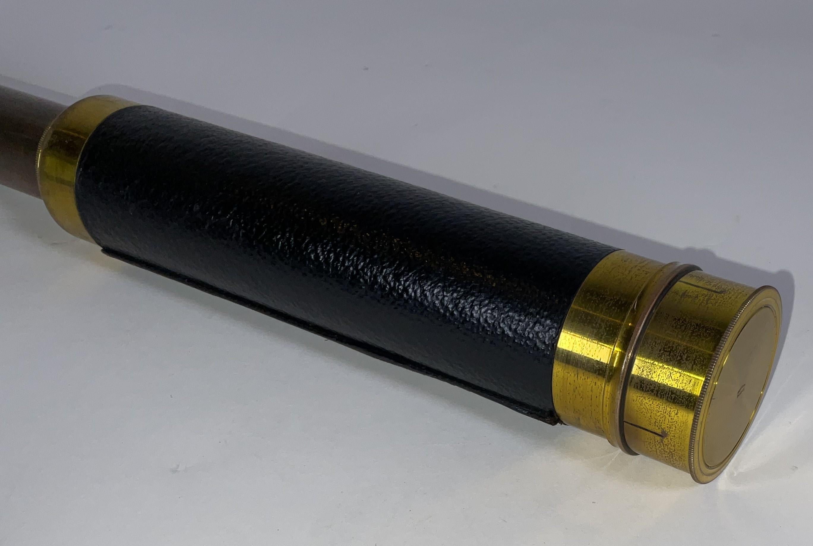 Fin du 20e siècle Spyglass de navire avec baril recouvert de cuir en vente