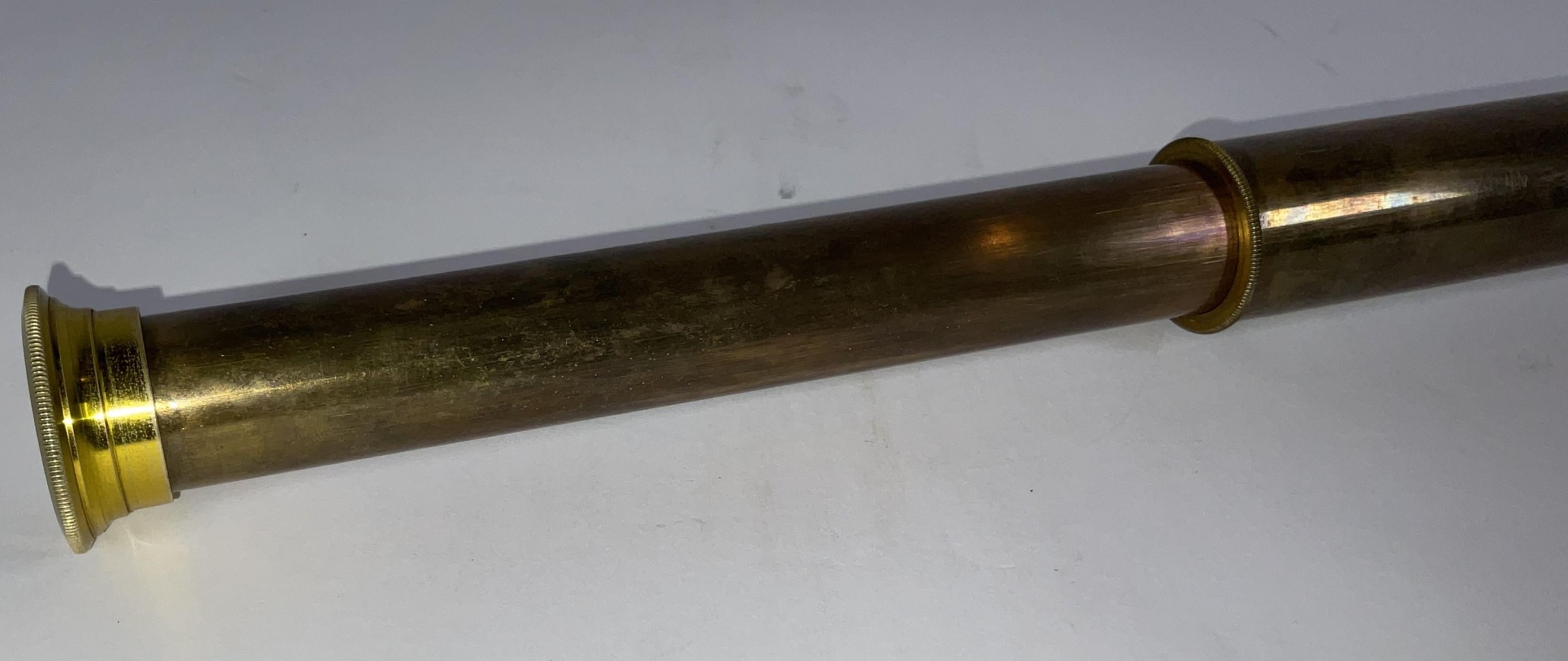 Spyglass de navire avec baril recouvert de cuir en vente 1