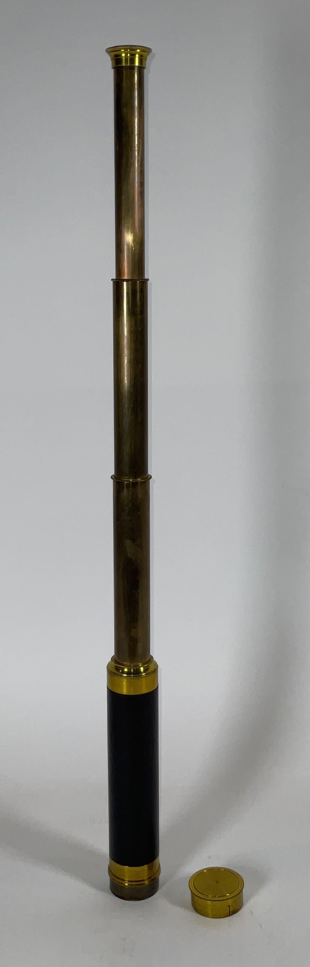 Spyglass de navire avec baril recouvert de cuir en vente 2