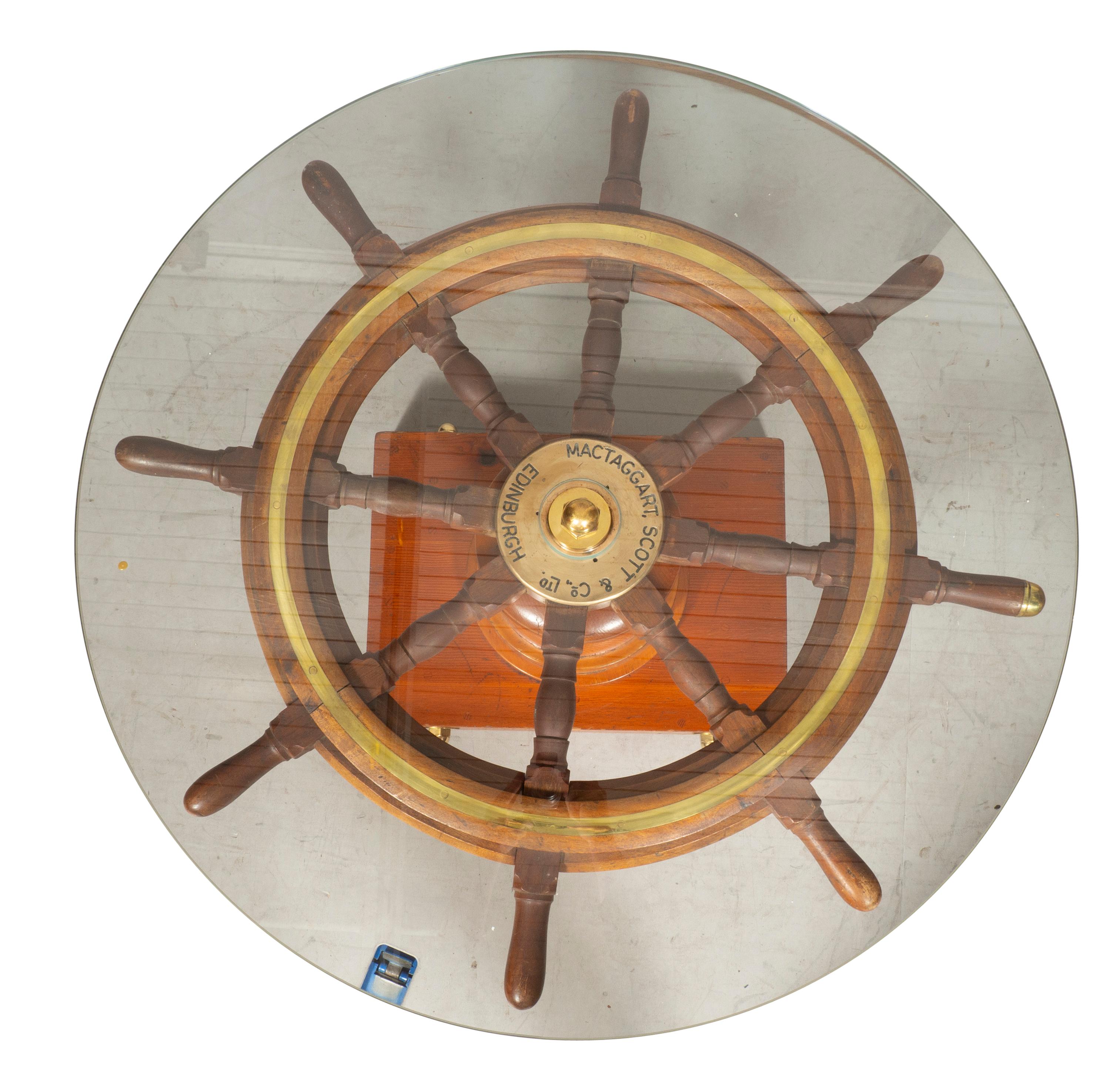 Ships Wheel Coffee Table In Good Condition In Essex, MA