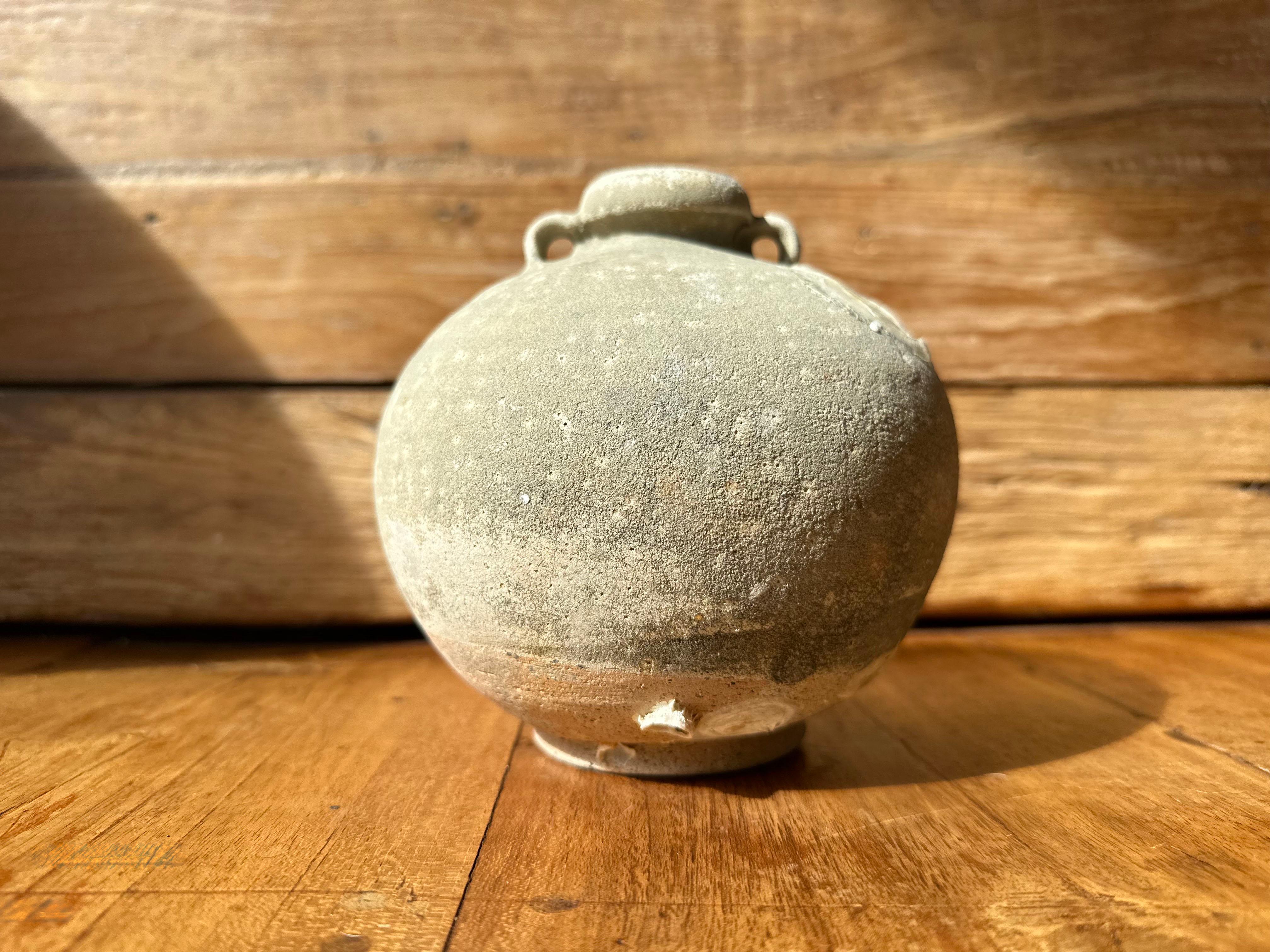 Céramique Pot à déchirure de bateau du royaume de Sukhothaï, Thaïlande, 17e siècle en vente