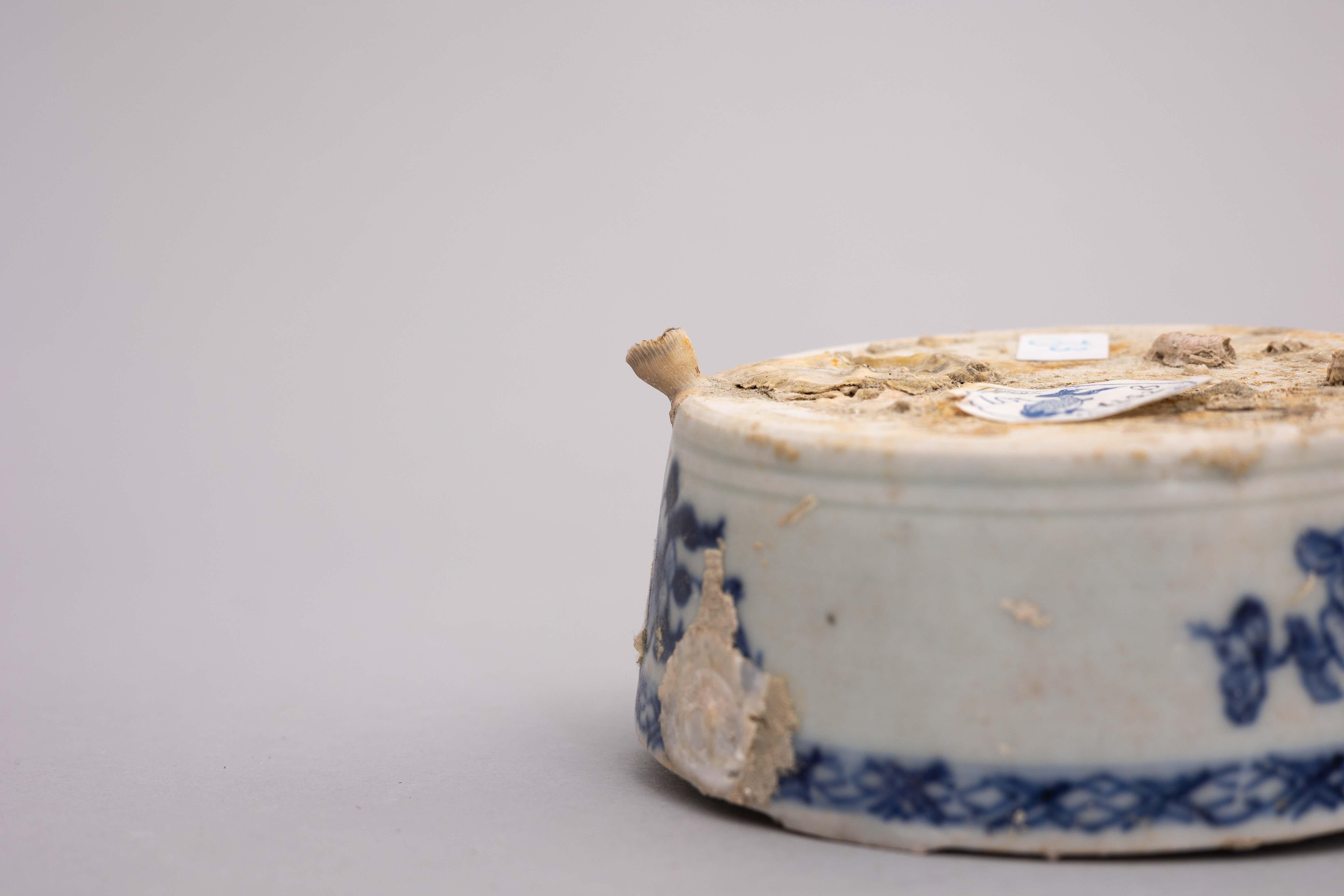 Shipwrecked 18th Century Blue and White Chinese Porcelain Butter Tub For Sale 8