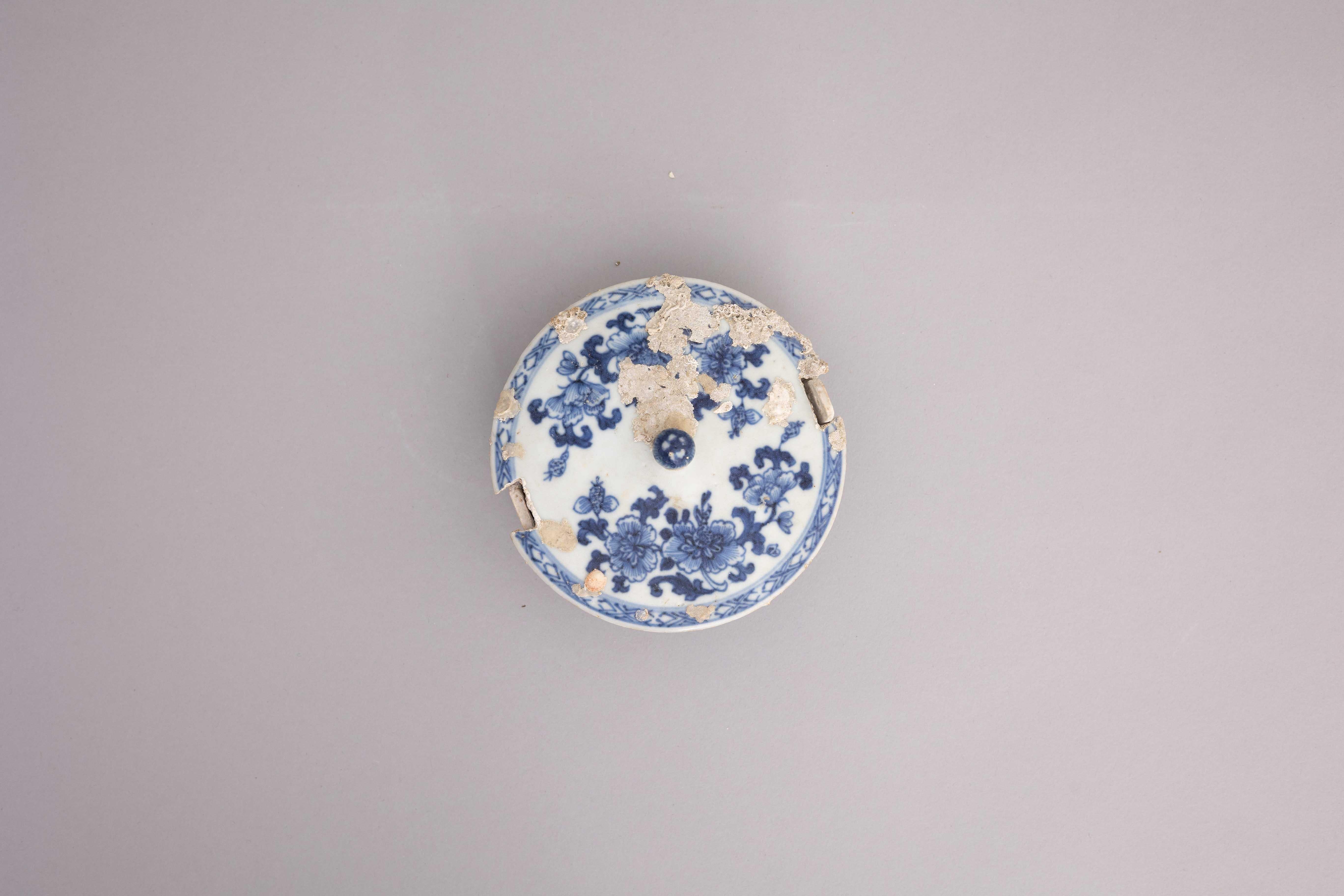 Shipwrecked 18th Century Blue and White Chinese Porcelain Butter Tub For Sale 2