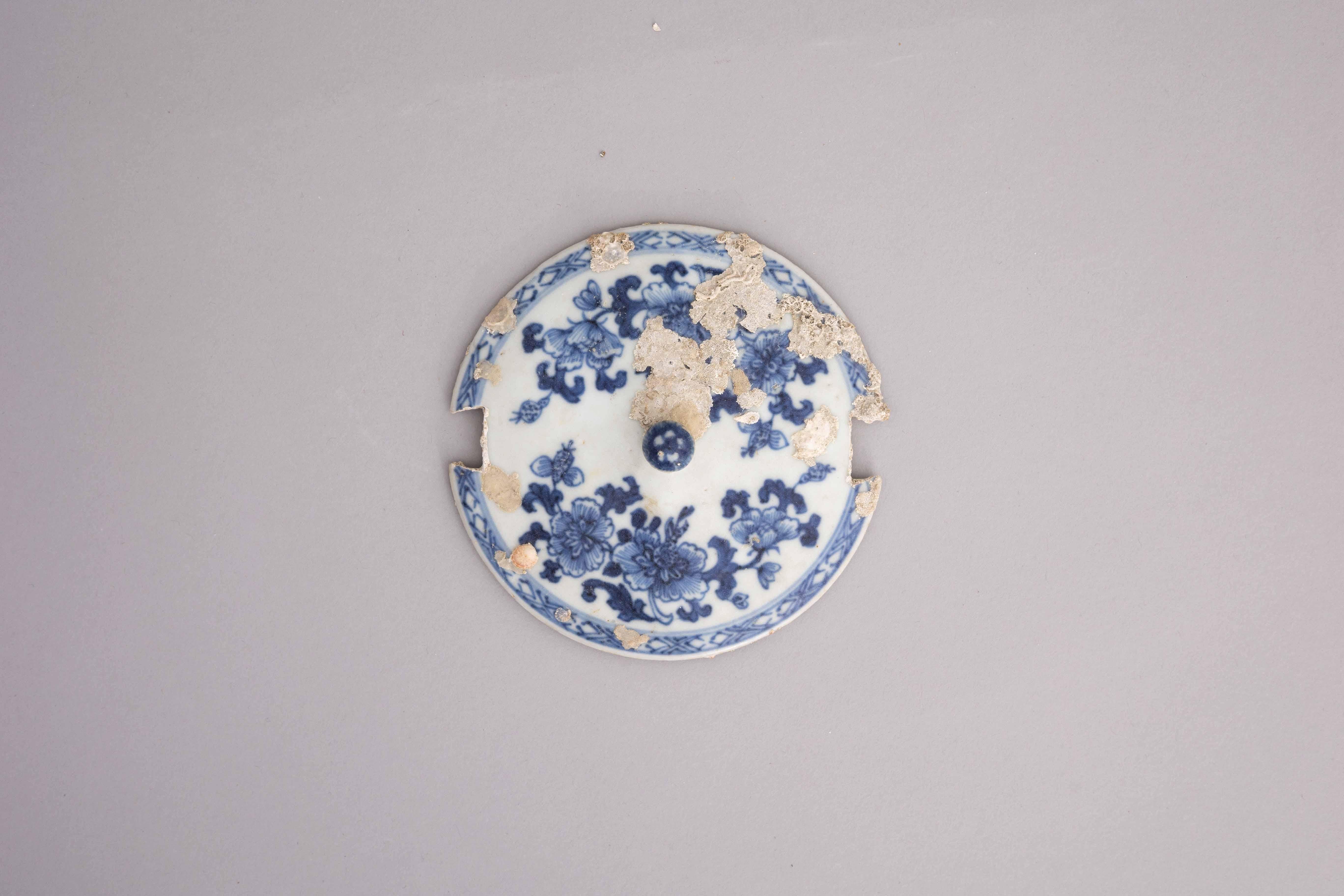 Shipwrecked 18th Century Blue and White Chinese Porcelain Butter Tub For Sale 4