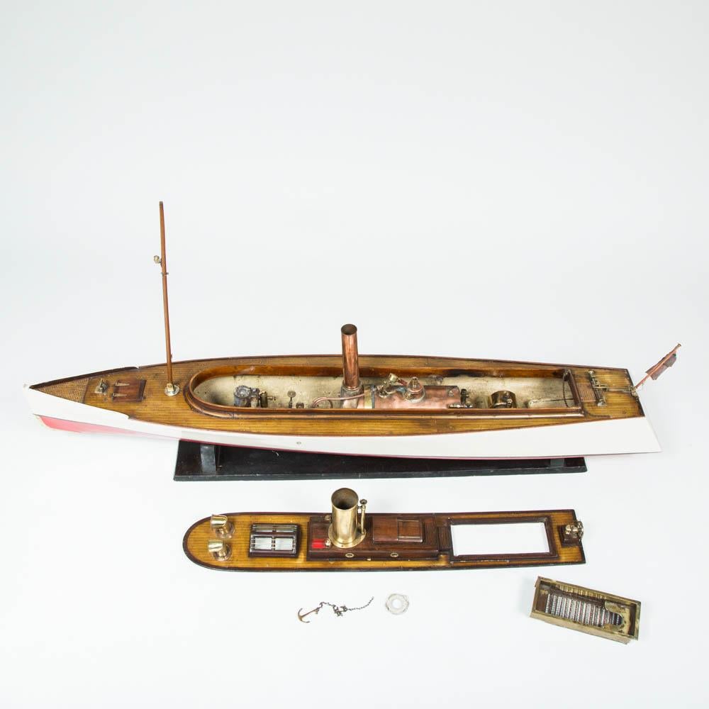 20th Century Shipyard Built Model of a Steam Launch, by Robertson & Sons of Argyll For Sale