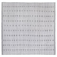 Shiraz Handwoven Wool and Cotton Flatweave Rug in Modern Gray Bowtie Pattern