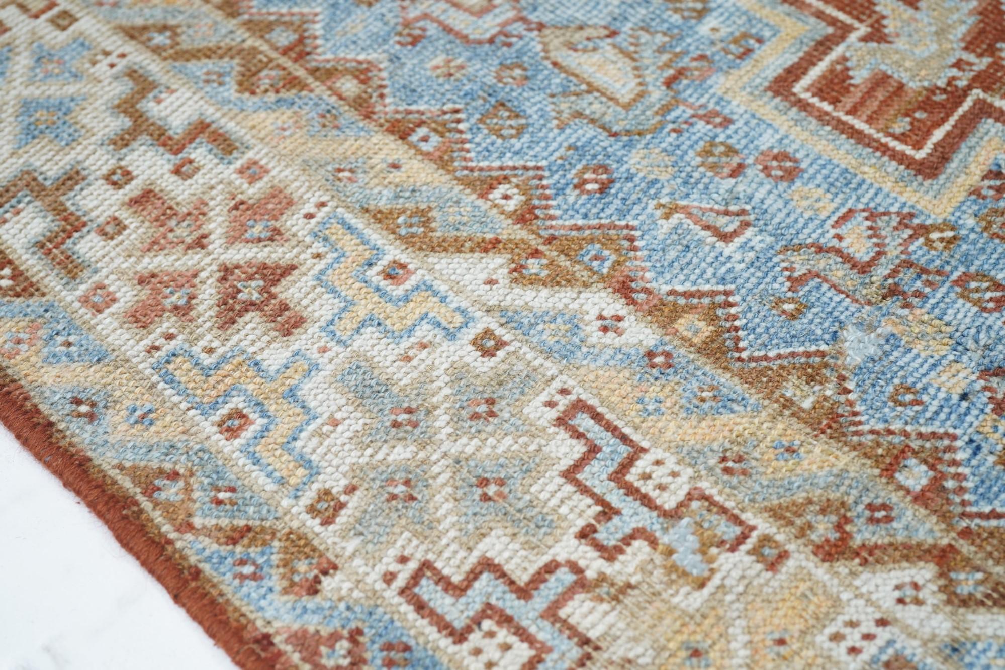 Antique Persian Shiraz Rug 3'1'' x 4'9'' For Sale 2