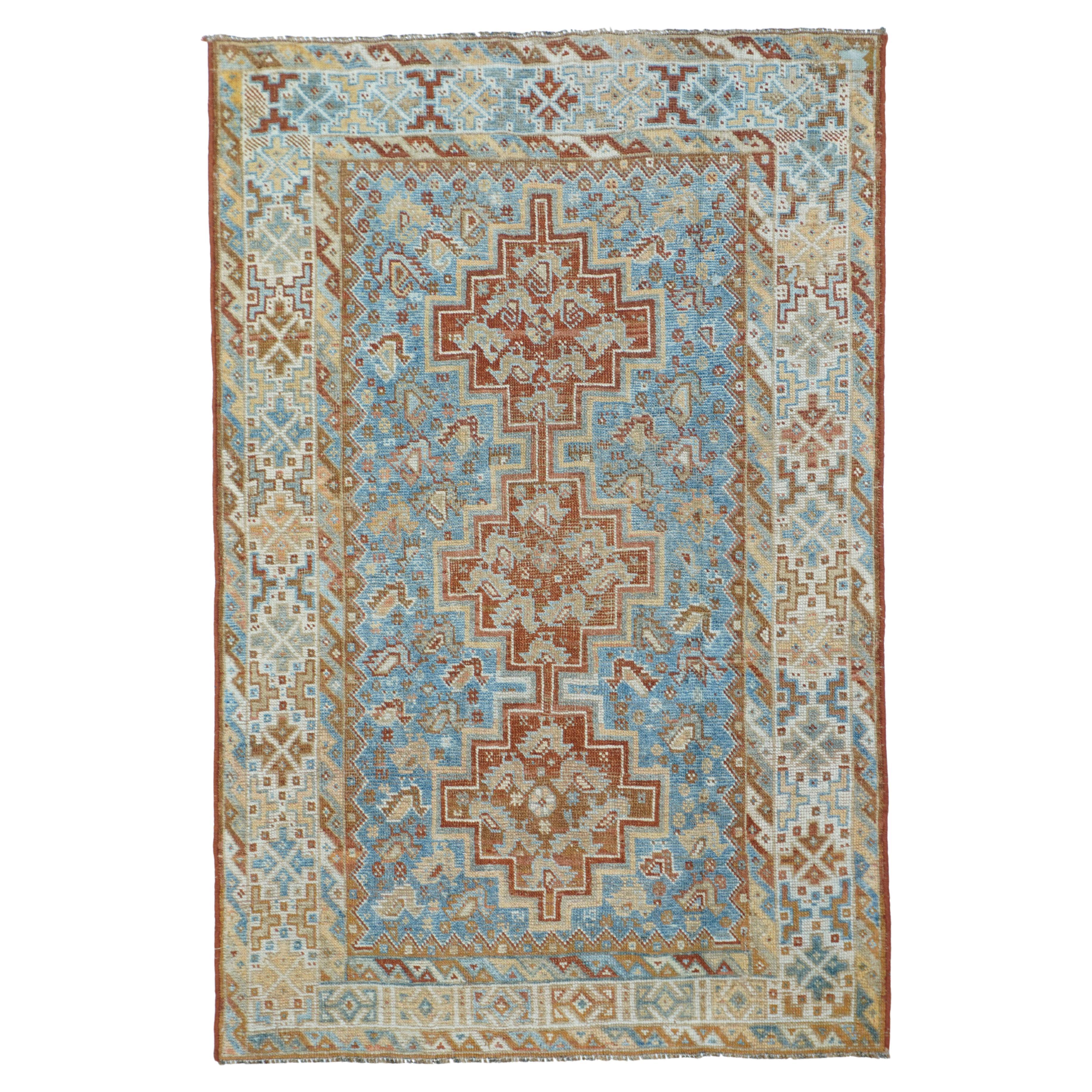 Tapis persan ancien Shiraz d'environ 3'1'' x 4'9'' en vente